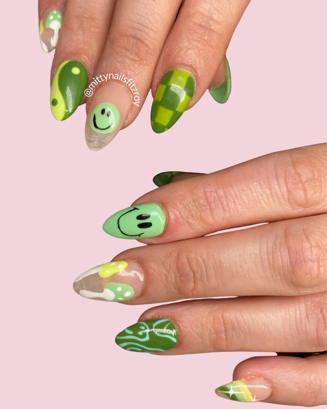 💚 Green with good vibes 💚
 Groovy lines, happy faces, and a whole lot of personality. This is your sign to go bold, go custom, and let your nails do the smiling.
Tag your bestie who would rock this!