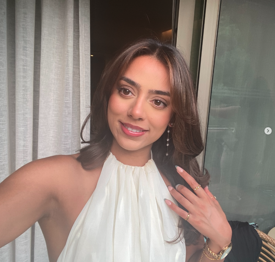 Mitty skilled nail artist  who loves trendy designs