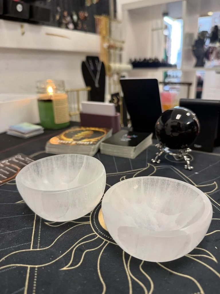 Round Selenite Bowl (8 cm)
