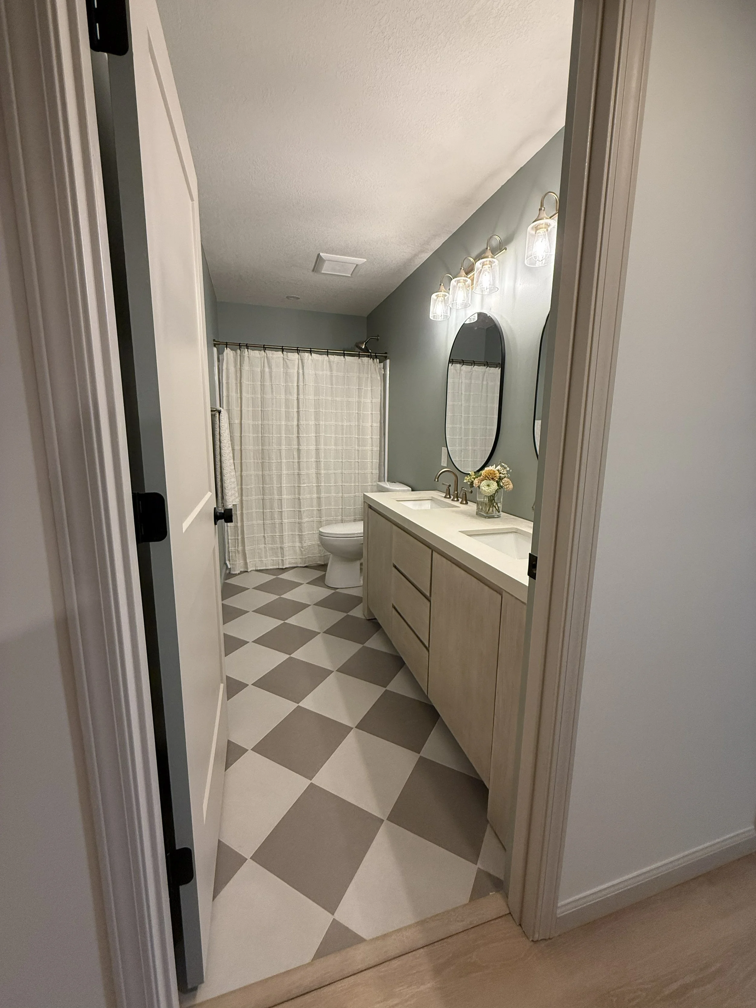 Full bathroom