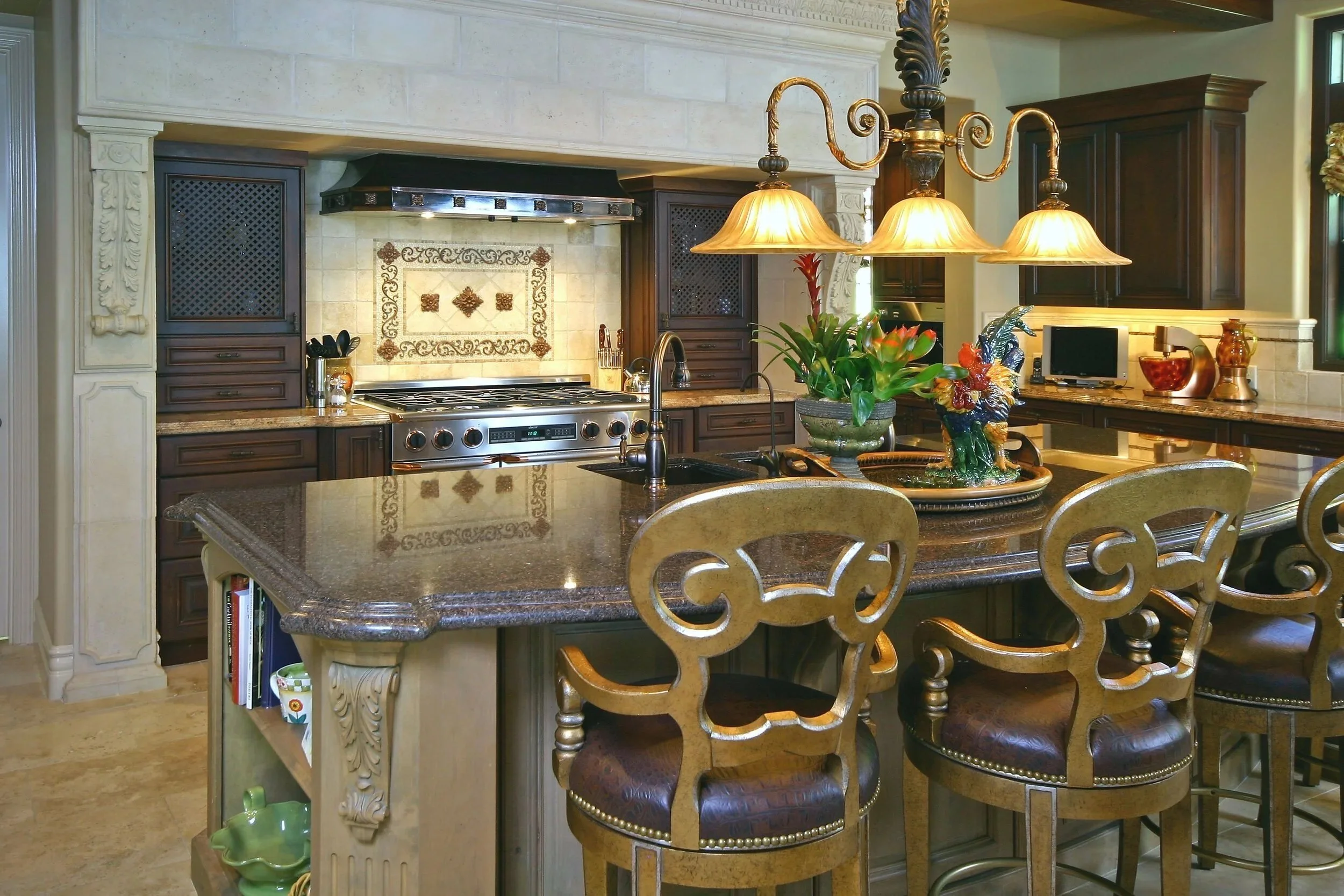 kitchenisland copy.jpg