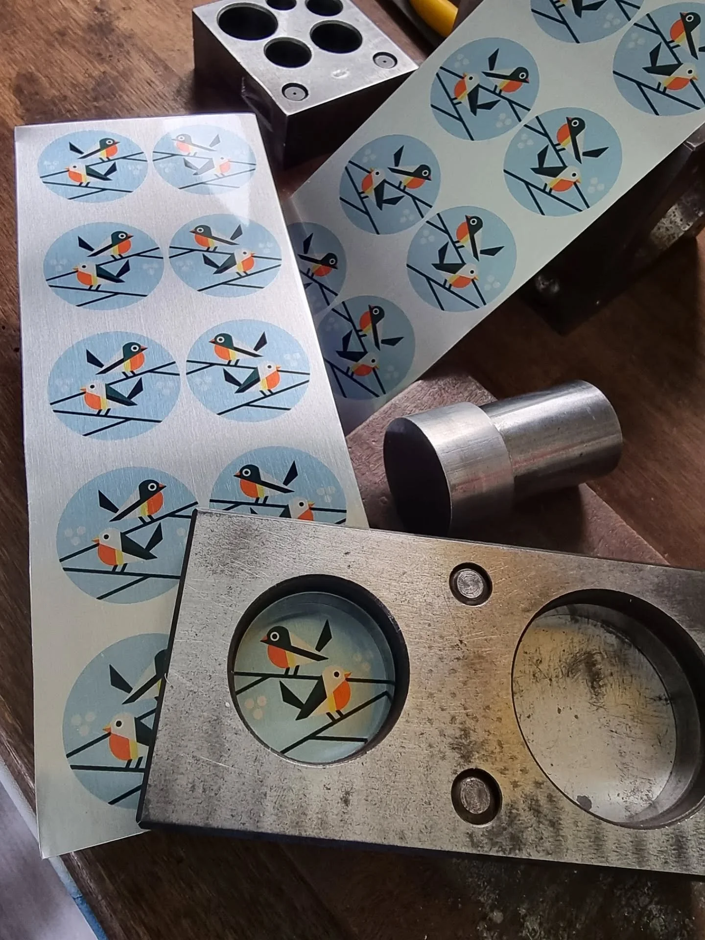 STUDIO 2026 - I'm off and running! I was expecting to have a very quiet January and read lots of books and watch endless tennis matches. Alas, life had other plans with my biggest ever wholesale order placed, followed by 3 other wholesale orders.

Lu