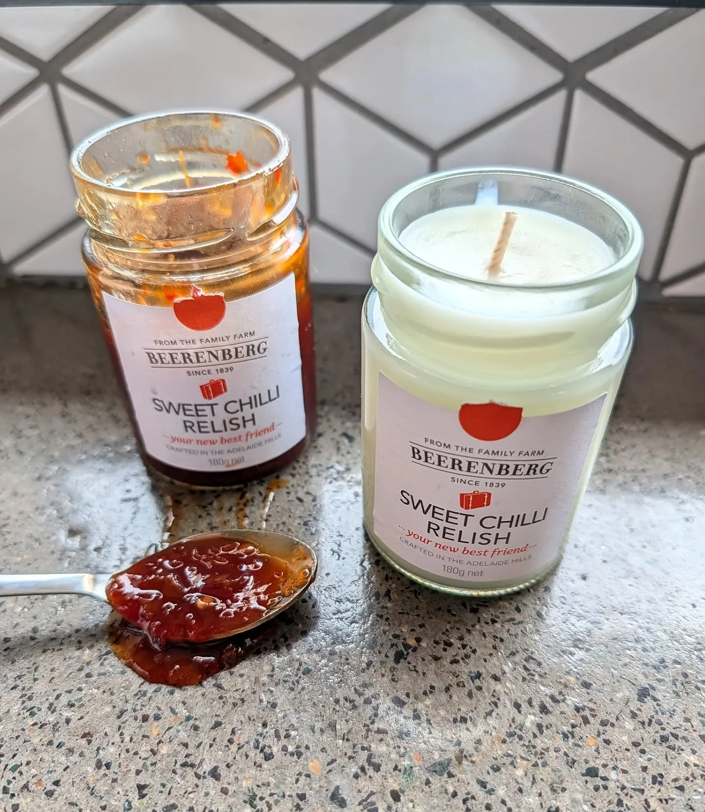 CANDLE MAKING - I finished my 2nd candle batch today. 

I recycled my left over @beerenbergfarm sweet chilli relish jars to pour extra wax into! This is the BEST relish around and makes everything taste better. 

4 scents I poured are

🦘 Australian 