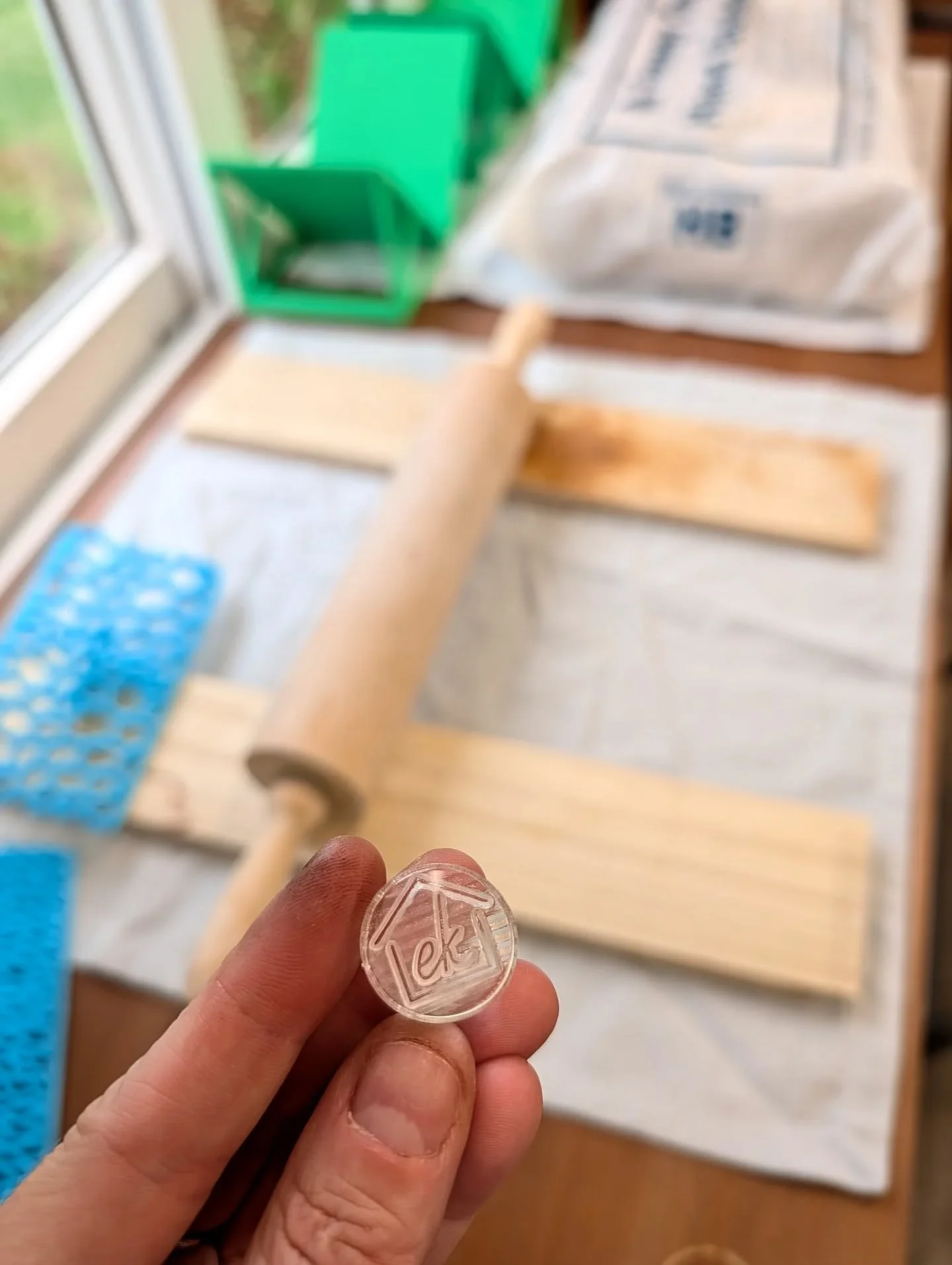 CLAY DAY - before I left the studio for school pick up, I prepped it for a day of clay play tomorrow! 

How cute is my new clay stamp - can't wait to get my hands dirty!