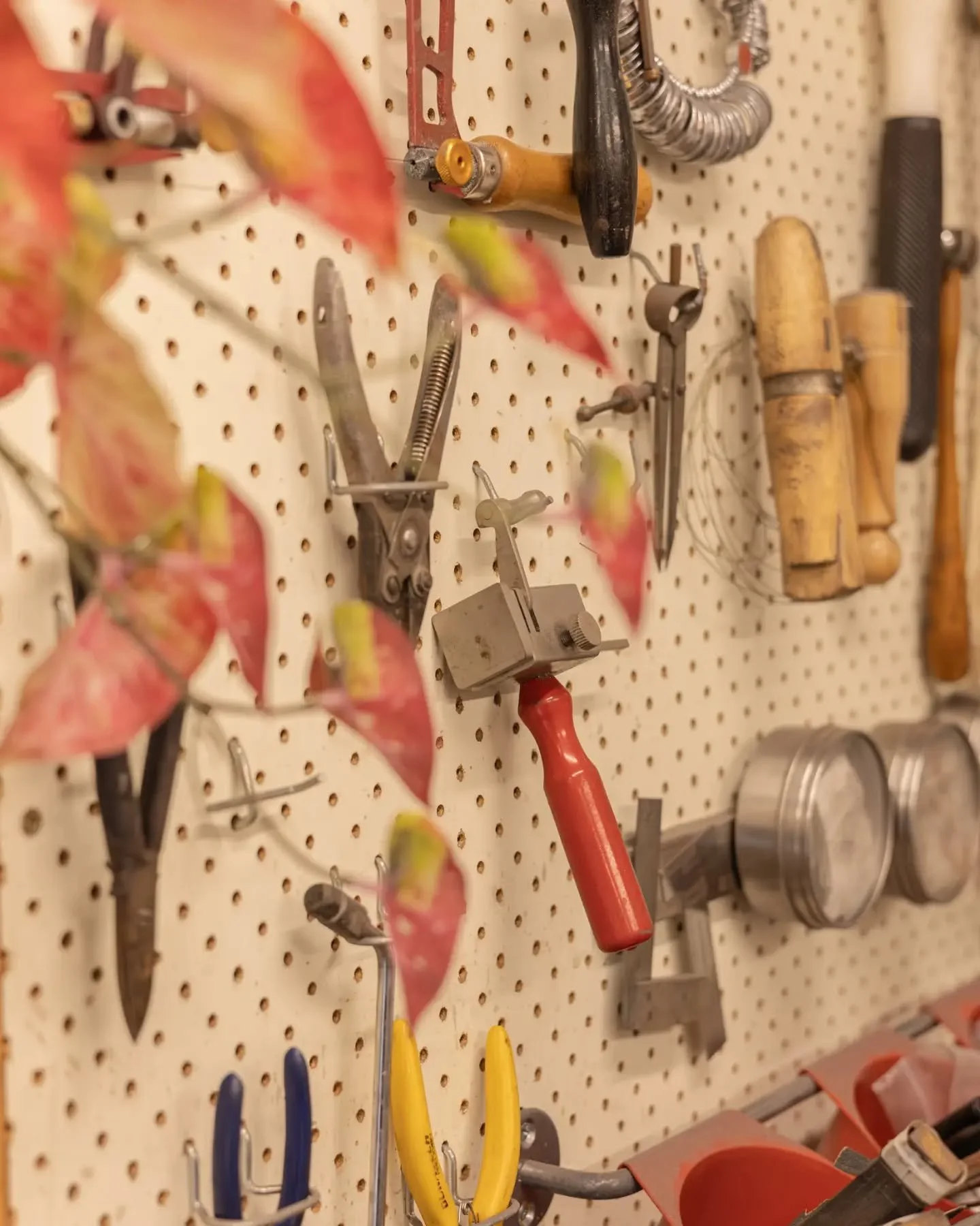 MAKING THE MOST of my studio time this week as school holidays usually mean tools down!

I used to work as much as I could during school holidays but over the last year I've learnt to enjoy slower days with the kids, watching movies, going on walks/b