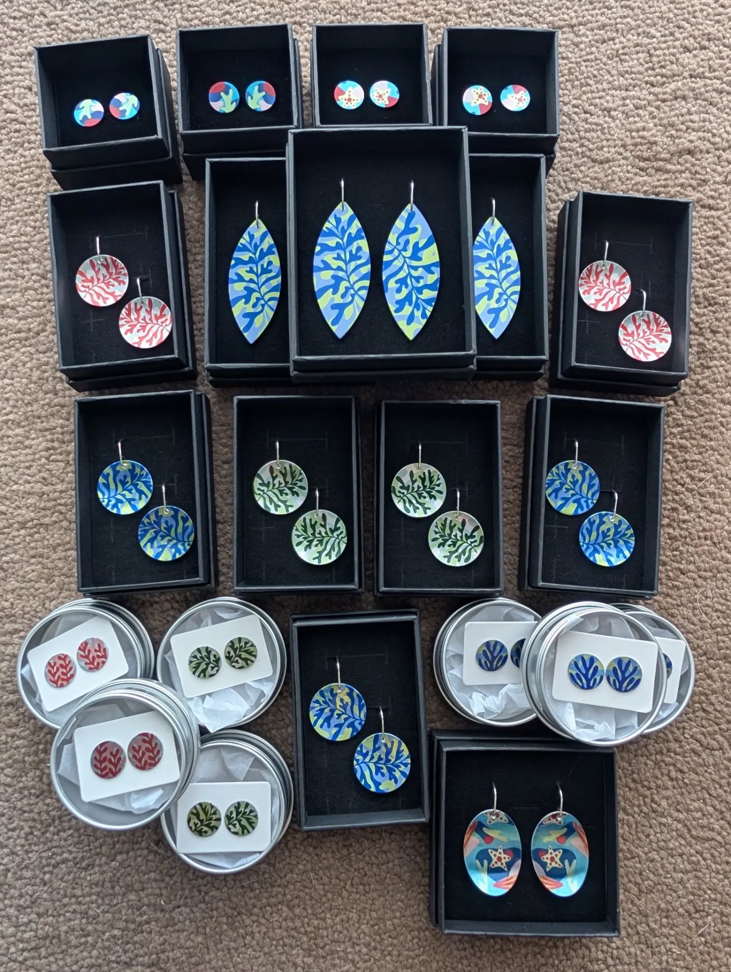 🚨 NEW STOCKIST 🚨 so thrilled to have made this fabulous 1st order for @dickanddora in Tasmania! 

🪸 Lots of Seascape designs

🪼These long drop seaweed dangles are my favourite in the collection!

A lovely selection from my Bush Walk collection fe