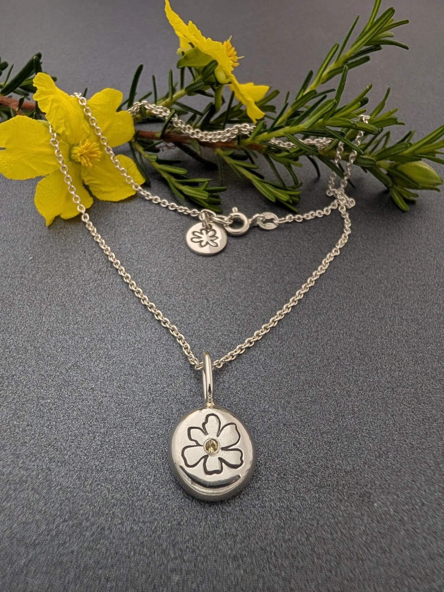 yellow-sapphire-flower-necklace (1).jpg