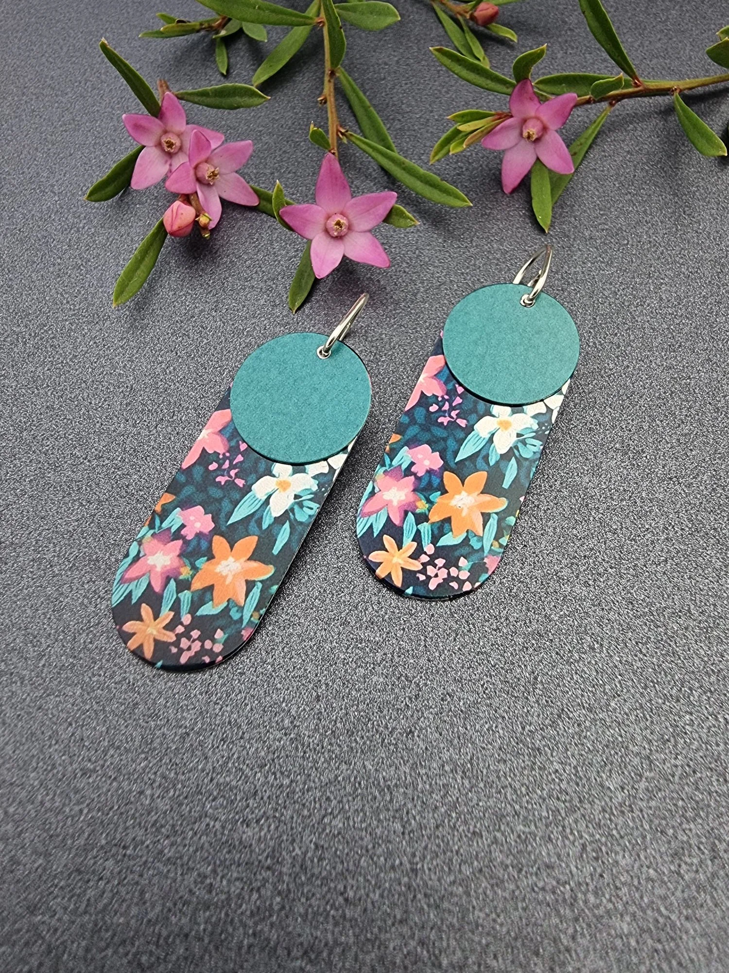 FLORETTE – Teal dotty drop earrings
