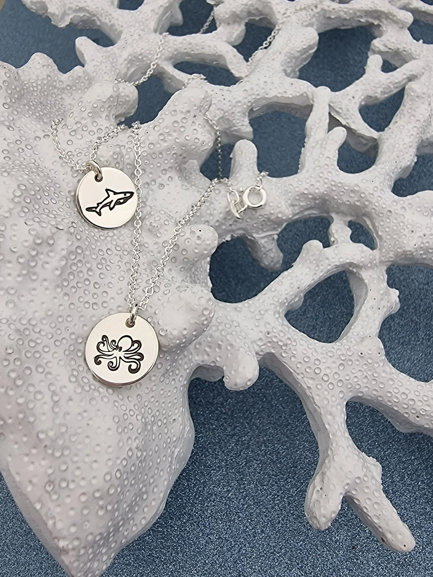 SEASCAPE – Stamped sea creature necklace