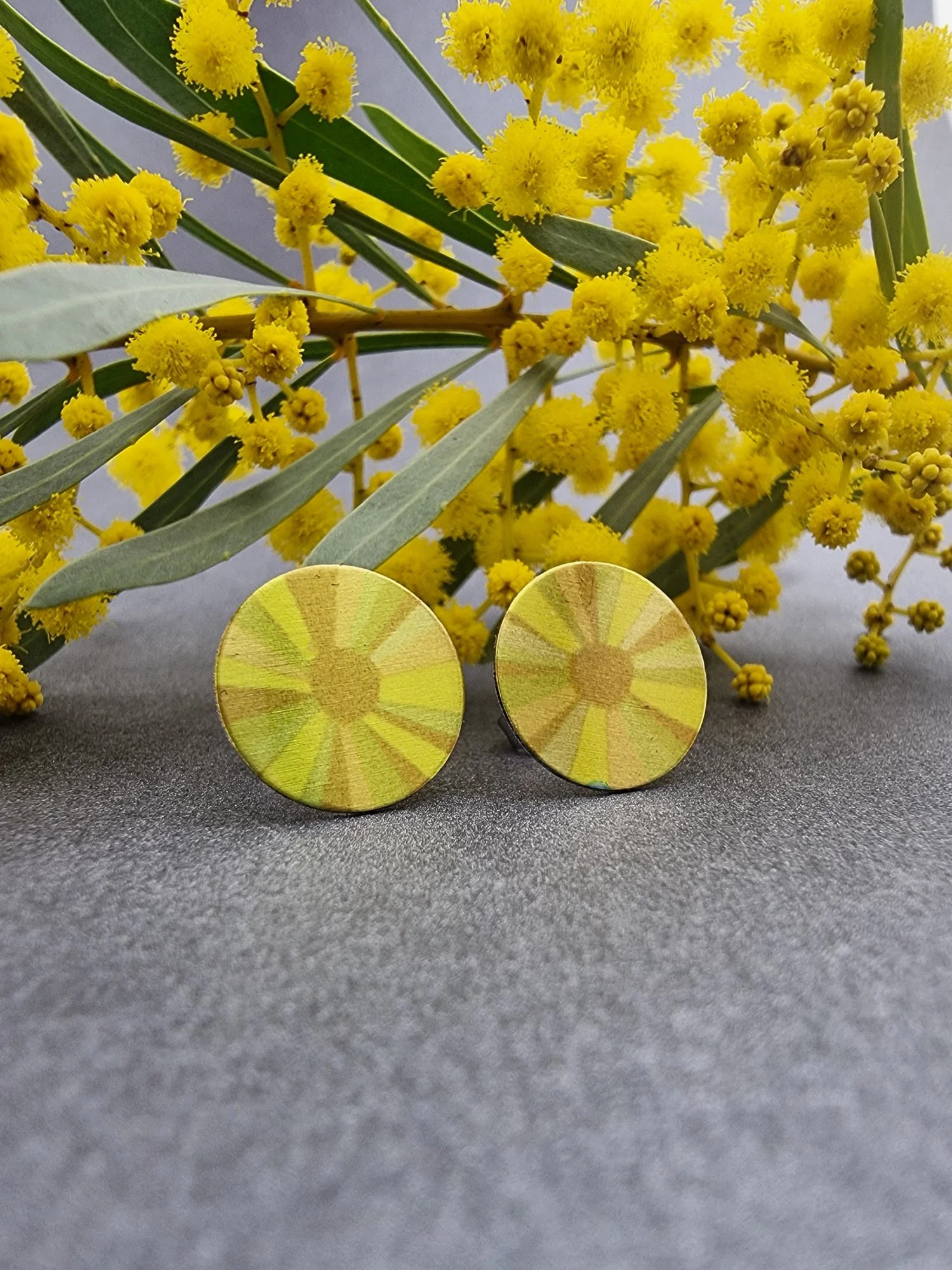 BUSH WALK – Wattle disc studs