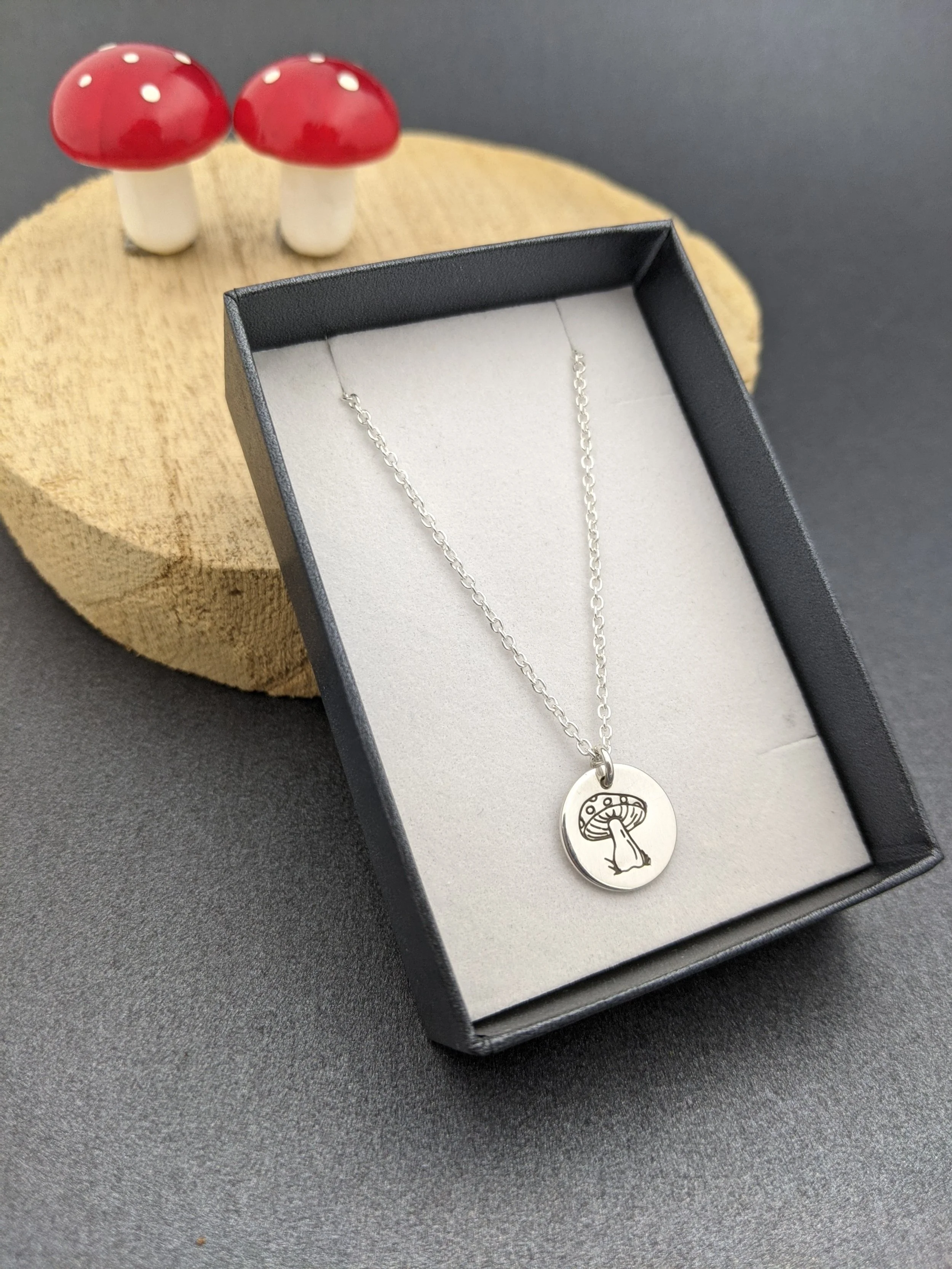 GARDEN GLORY - Toadstool stamped necklace