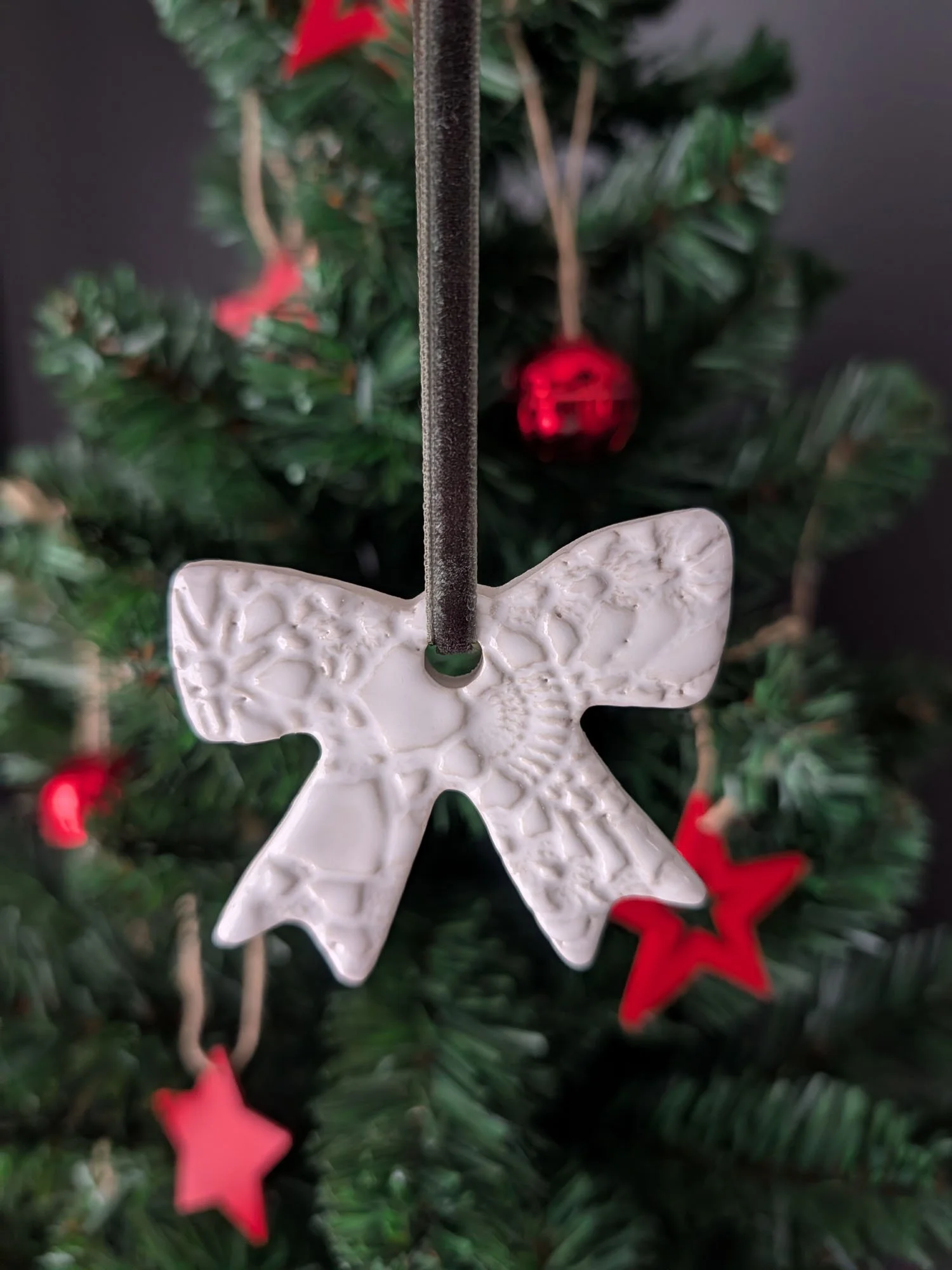 ceramic-bow-xmas-decoration (1).jpg (Copy)