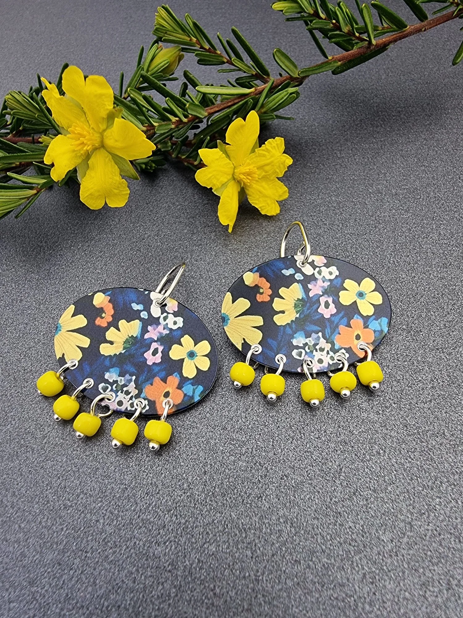 FLORETTE – Yellow bloom bead earrings