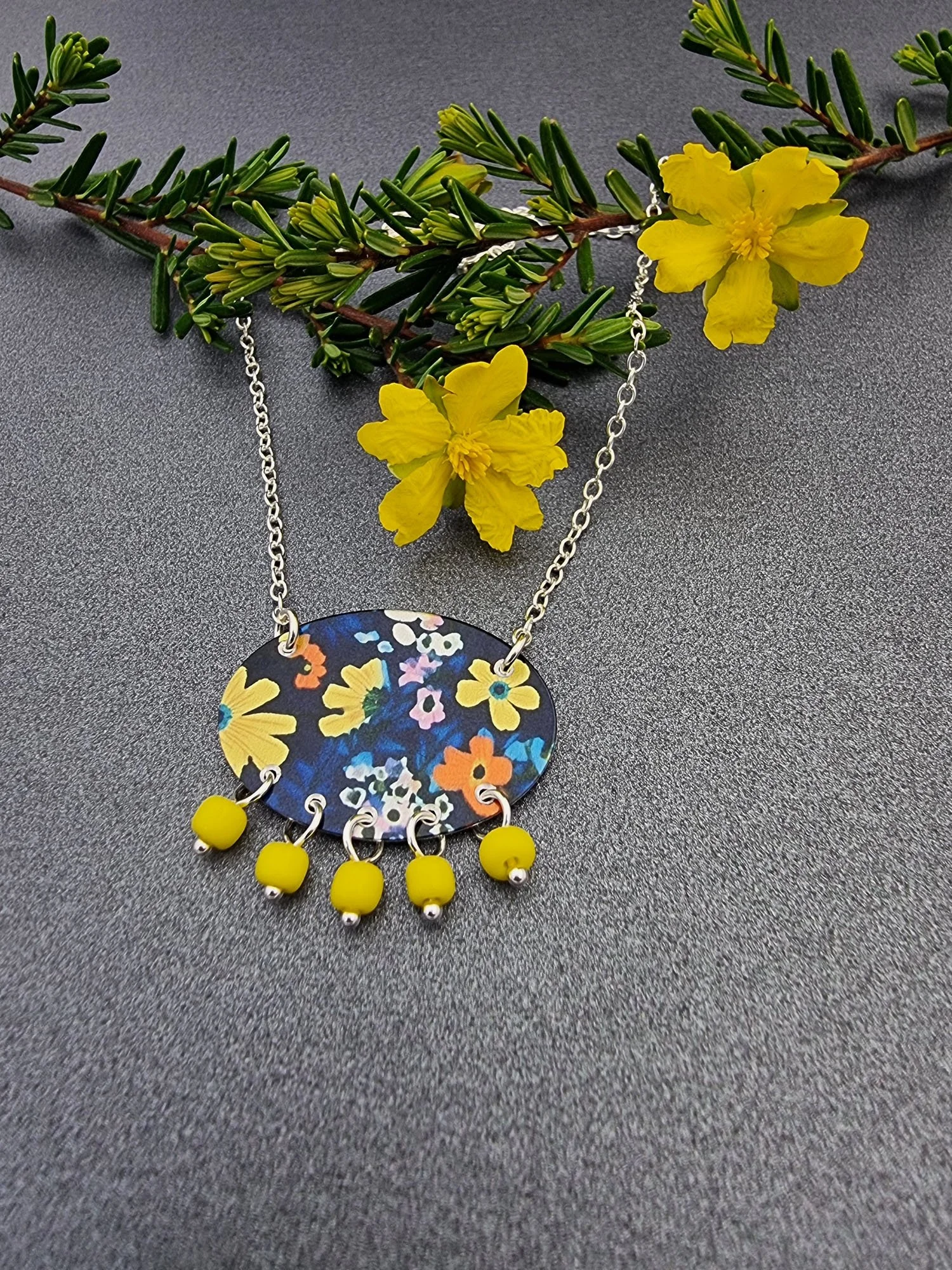 FLORETTE – Yellow bloom bead necklace