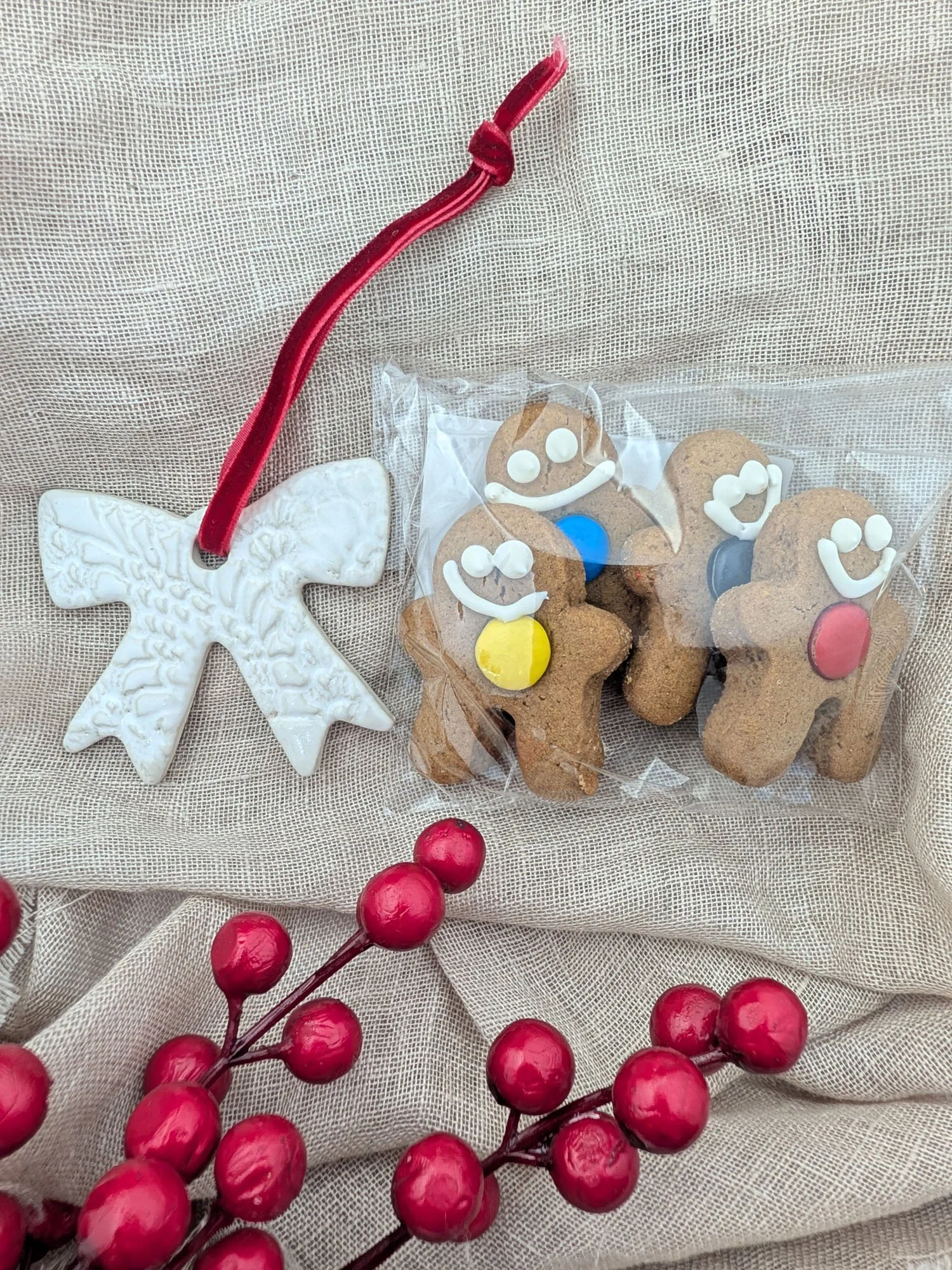 Ceramic-decoration-gingerbread-gift-box (3).jpg