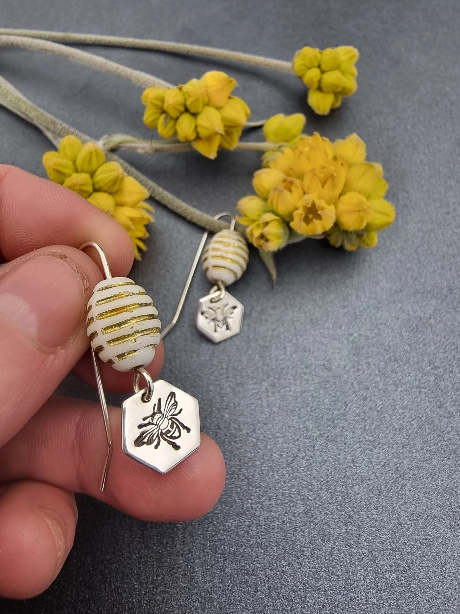 GARDEN GLORY - Bee honeycomb earrings