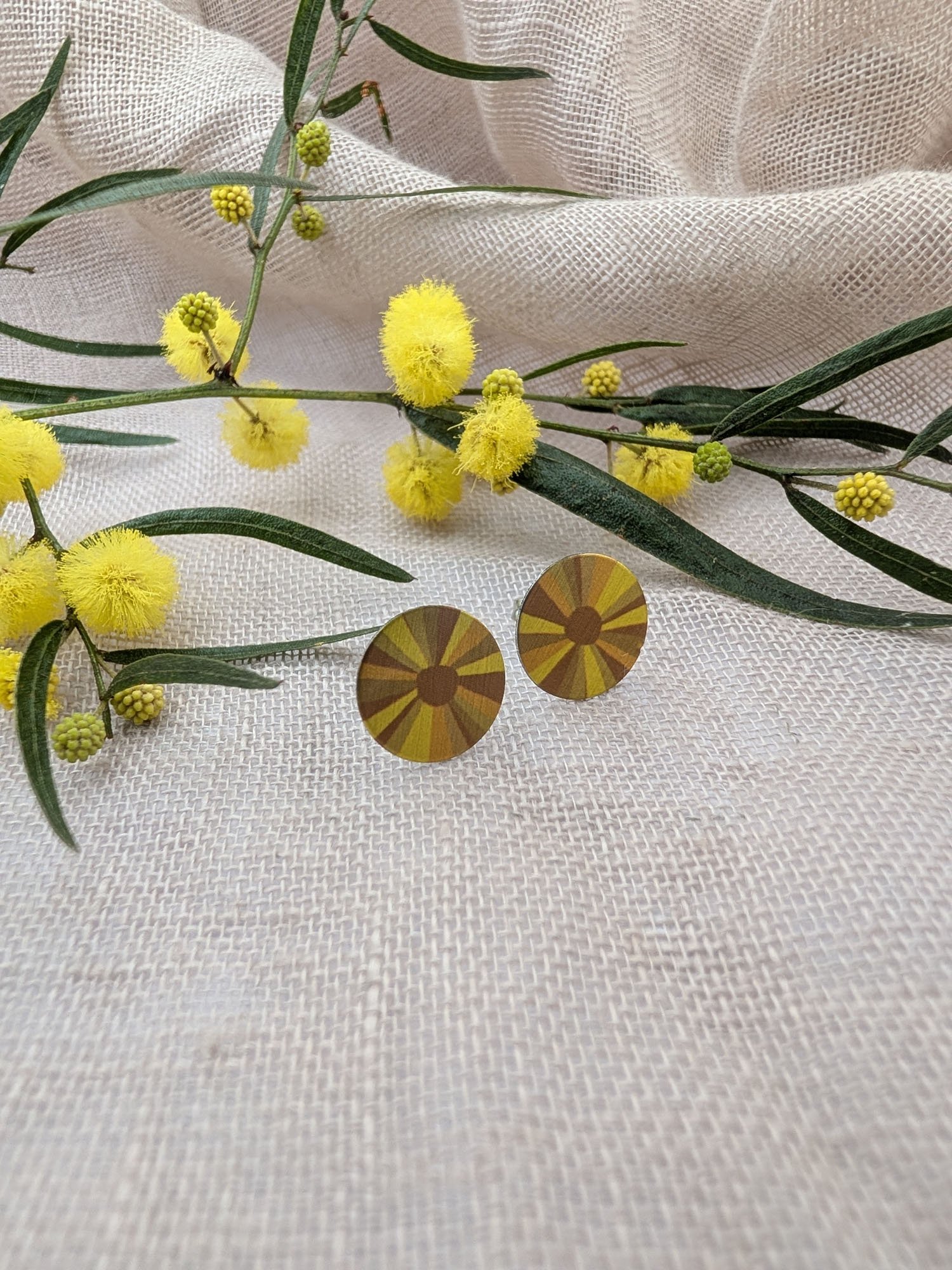 BUSH WALK – Wattle disc studs