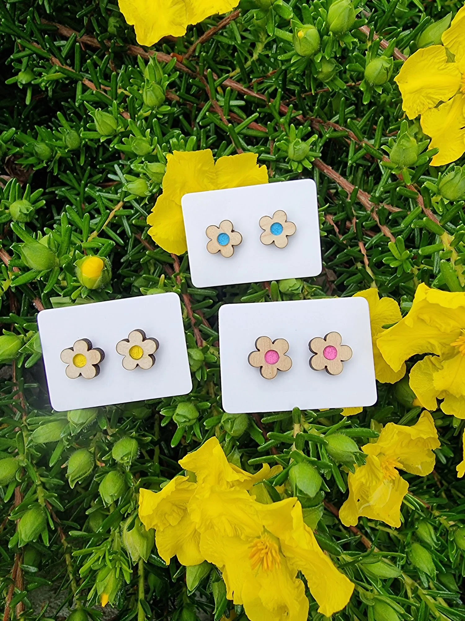 NATURE EXPLORING – Flower timber stud earrings
