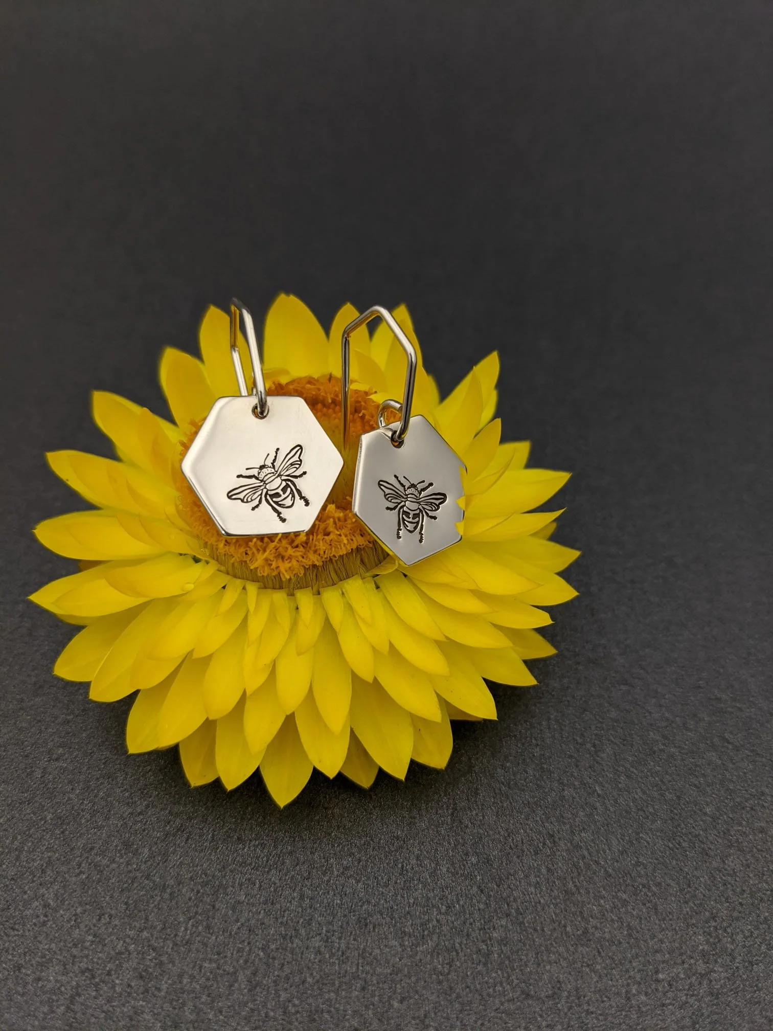 GARDEN GLORY - Big Bee stamped earrings