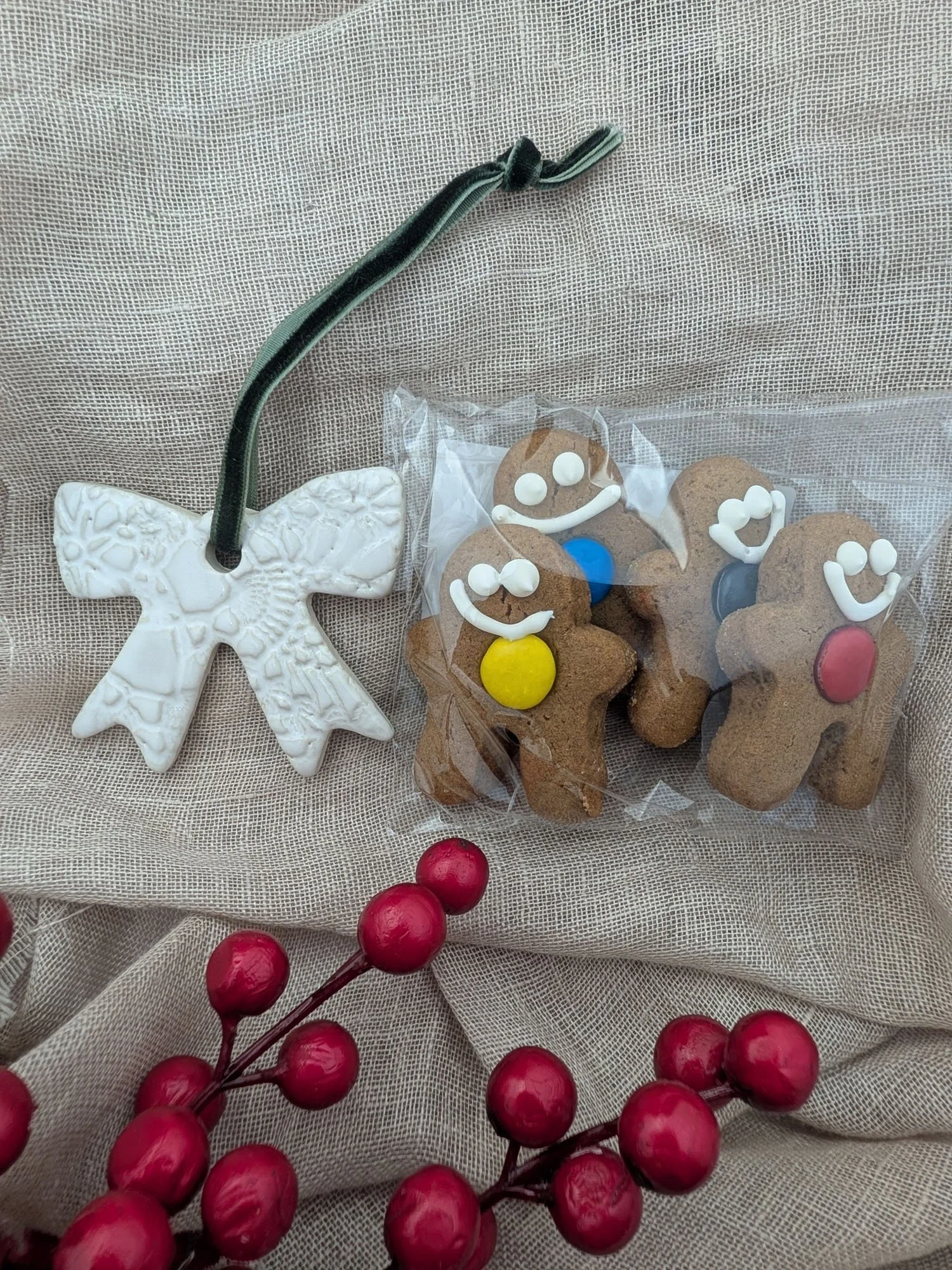 Ceramic-decoration-gingerbread-gift-box (5).jpg