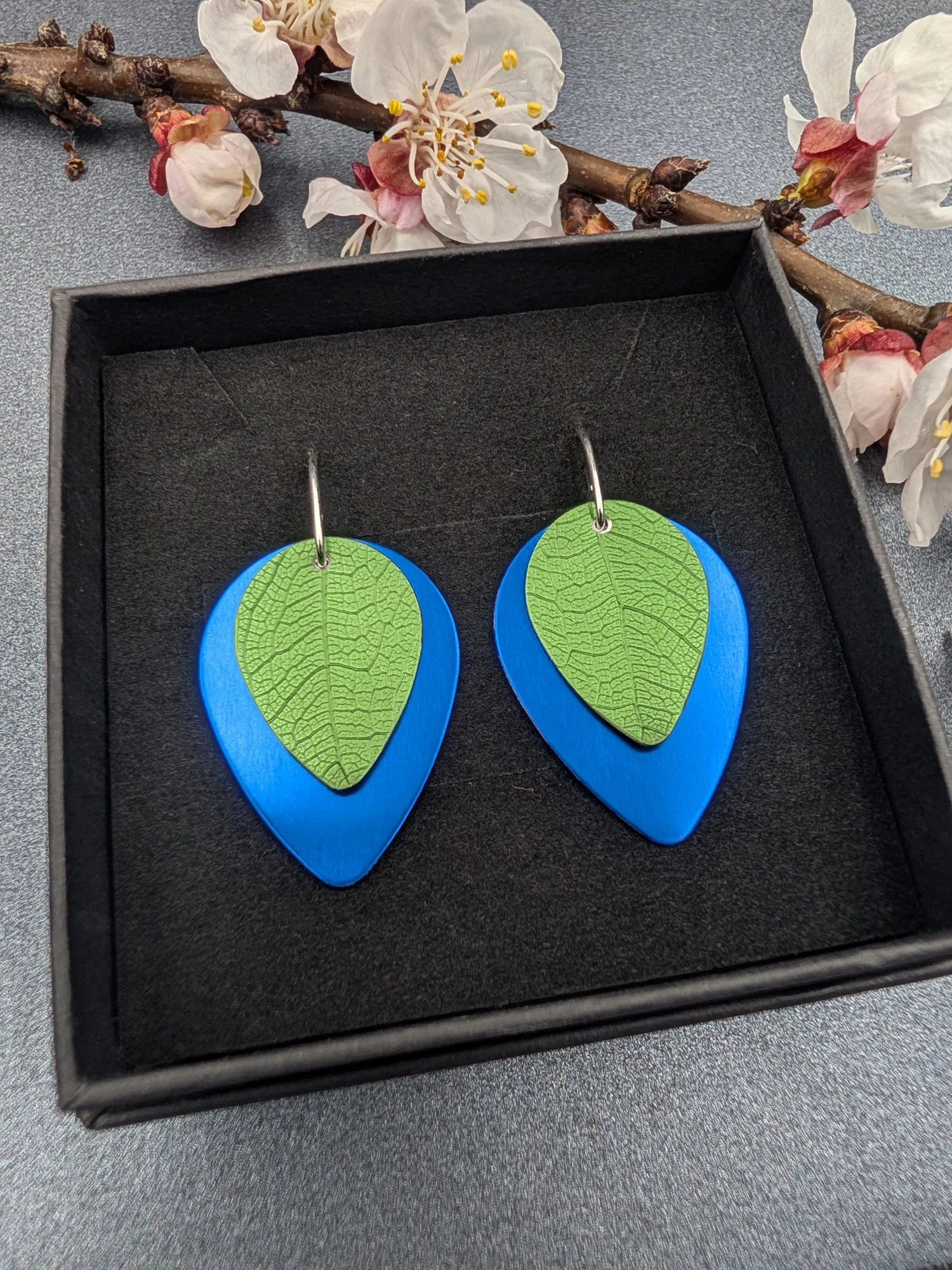 bright-leaf-textured-earrings (3).jpg