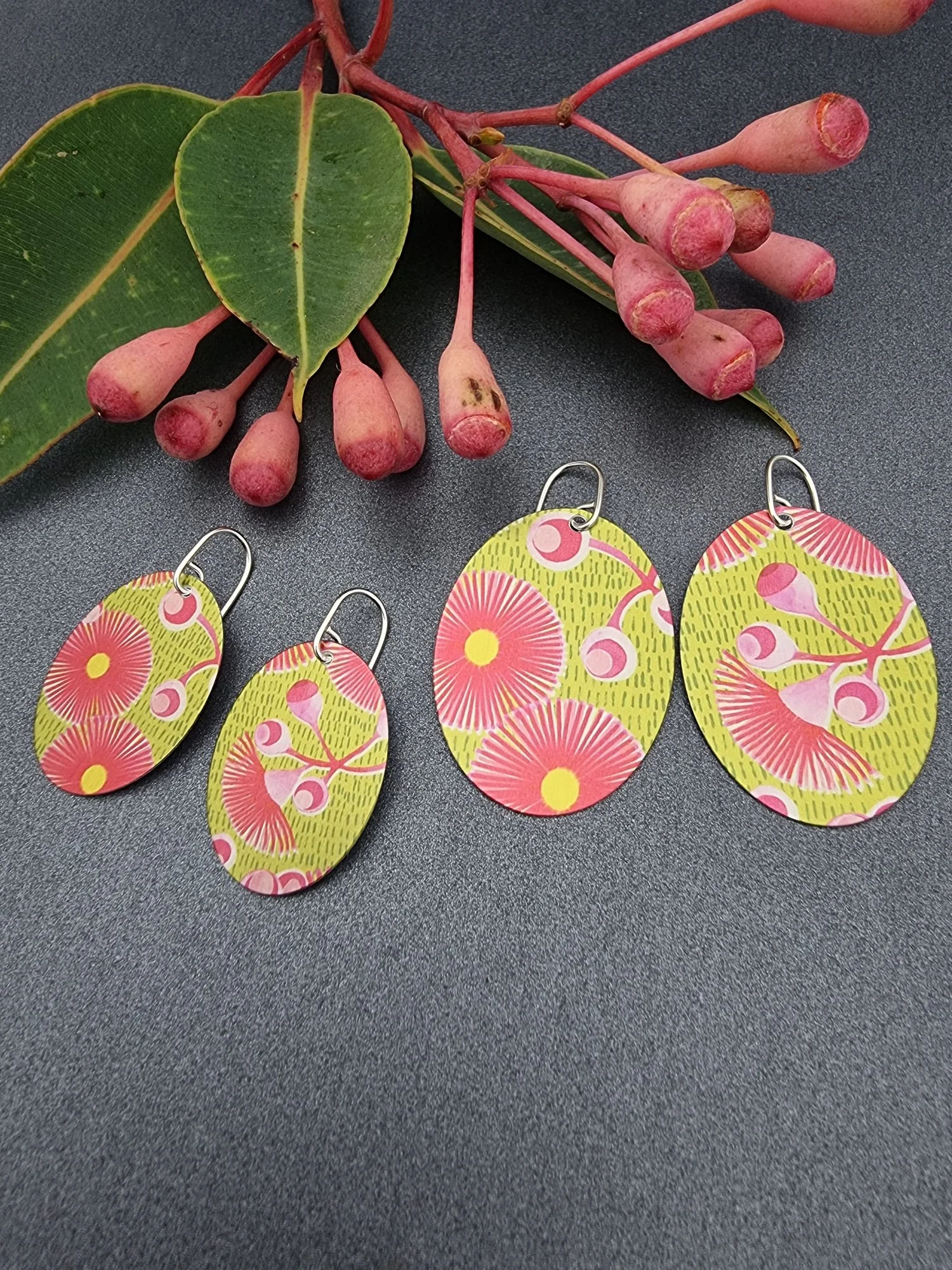 BUSH WALK – Gum Blossom oval earrings