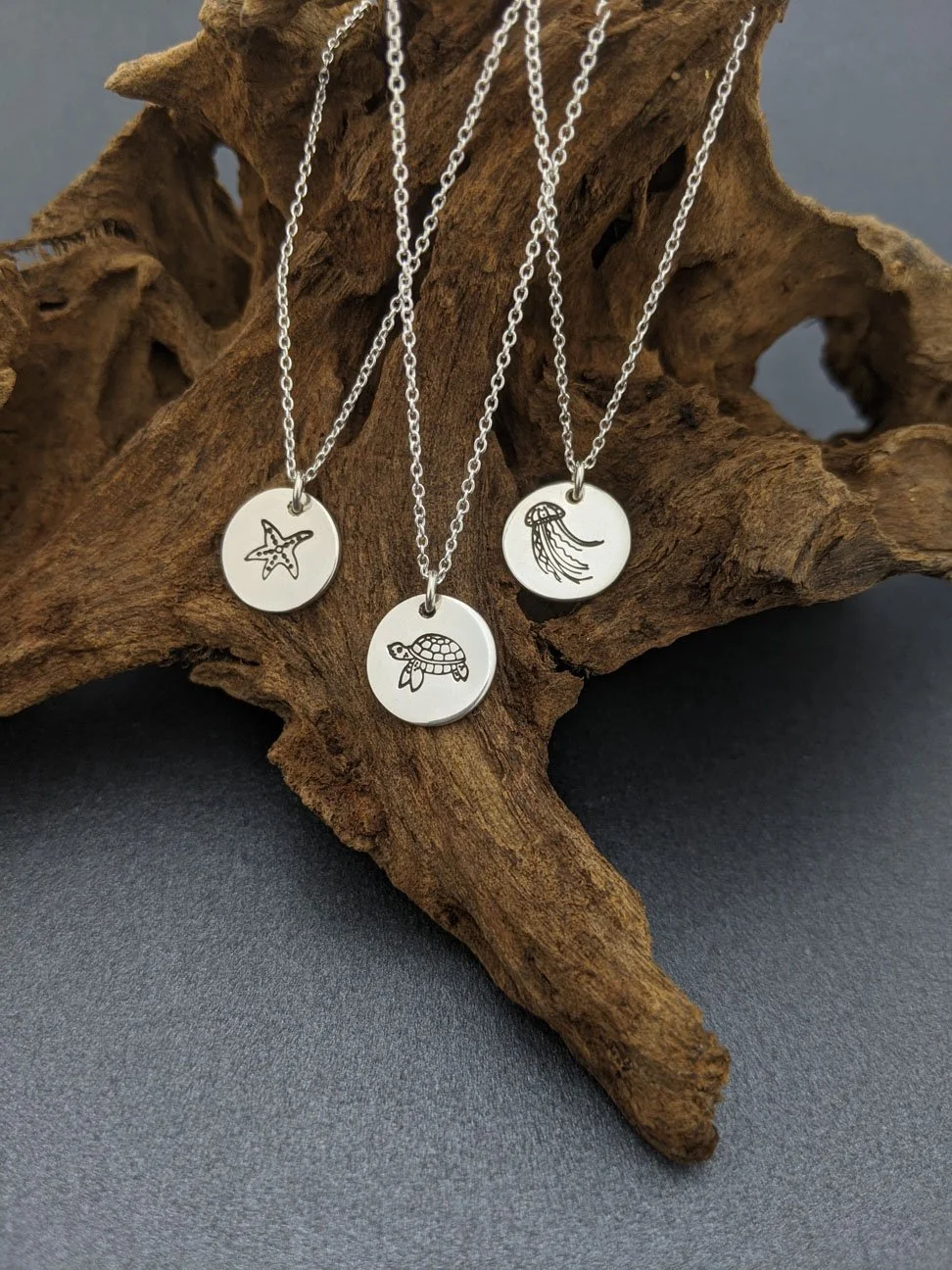 SEASCAPE – Stamped sea creature necklace