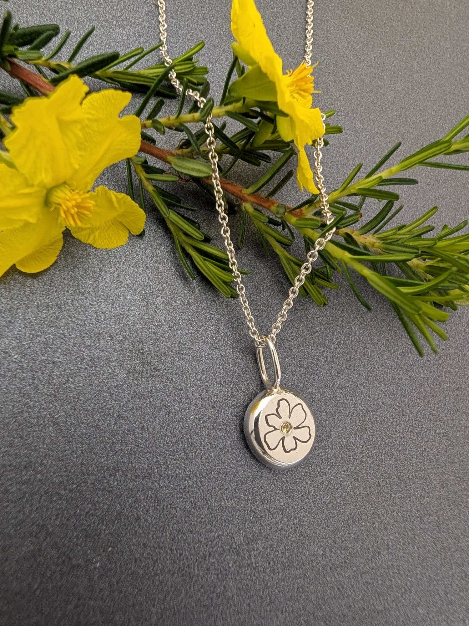 yellow-sapphire-flower-necklace (8).jpg