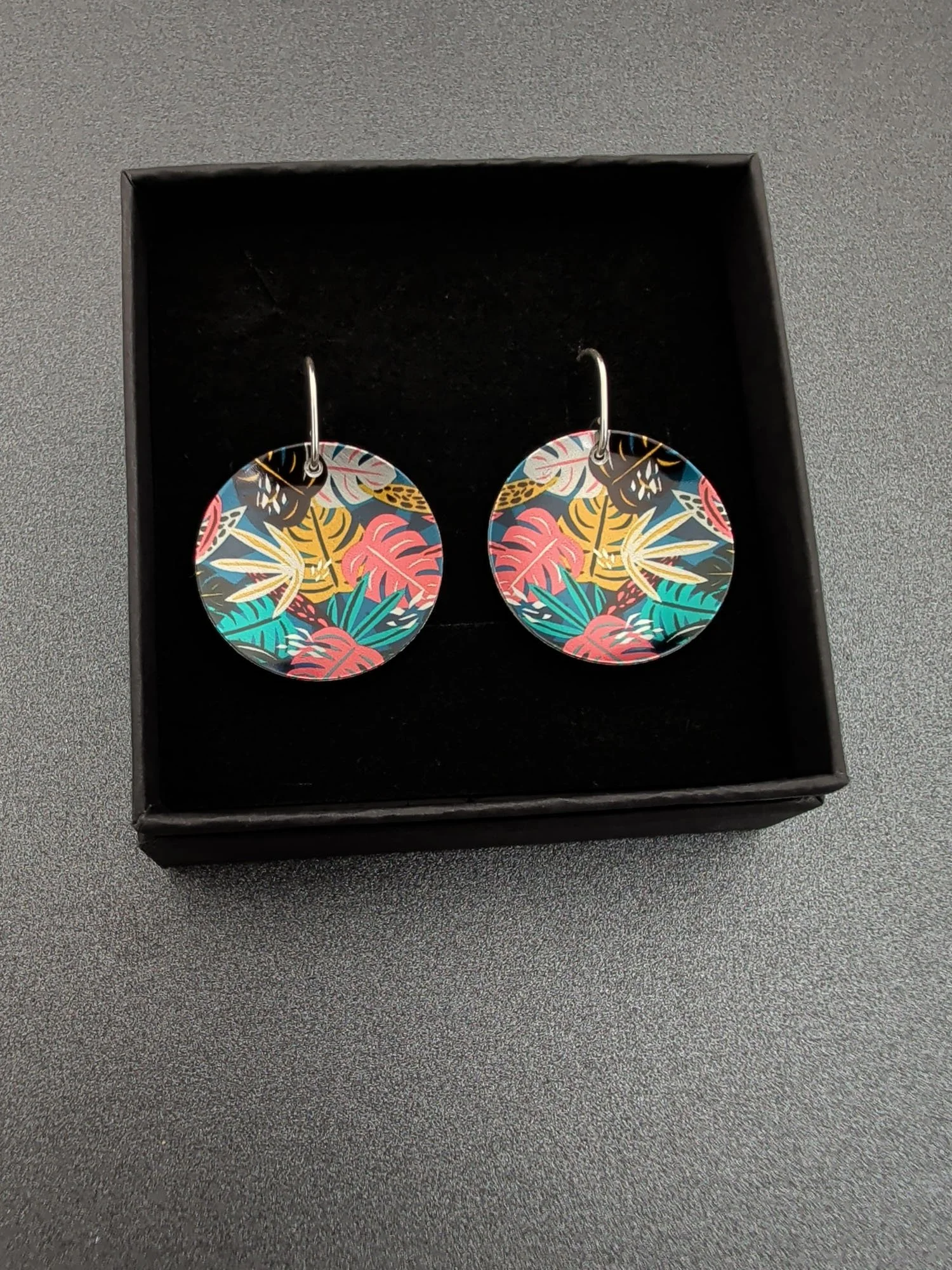 monstera-earrings (5).jpg