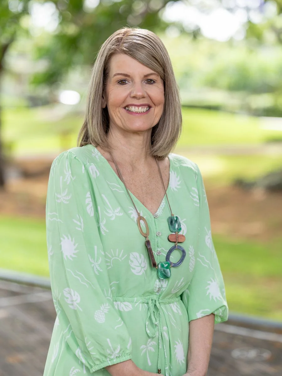 Placeholder avatar silhouette with gray circular head and shoulders.