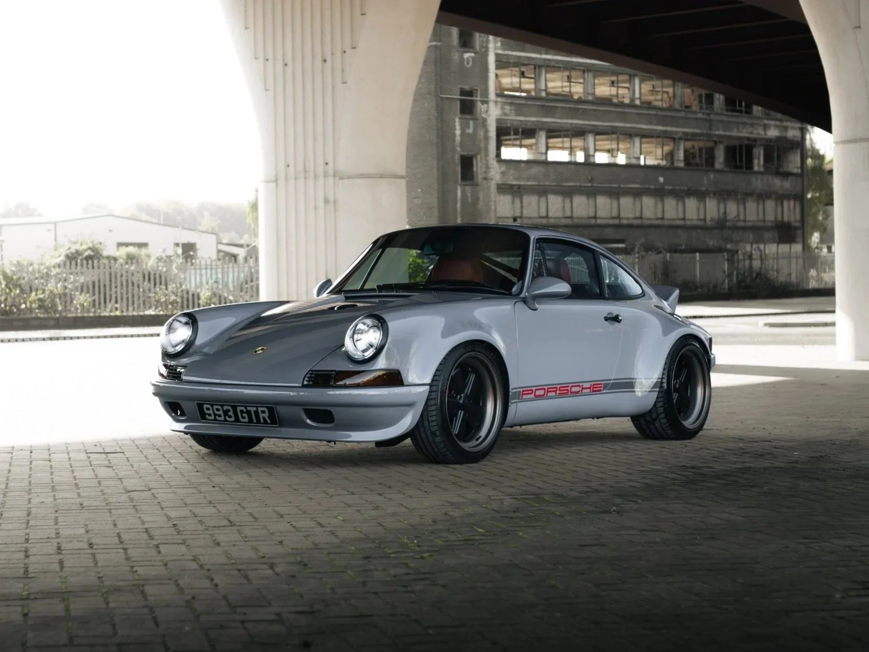 Porsche 964 vs 993: Which Air-Cooled 911 Is Right for You?
