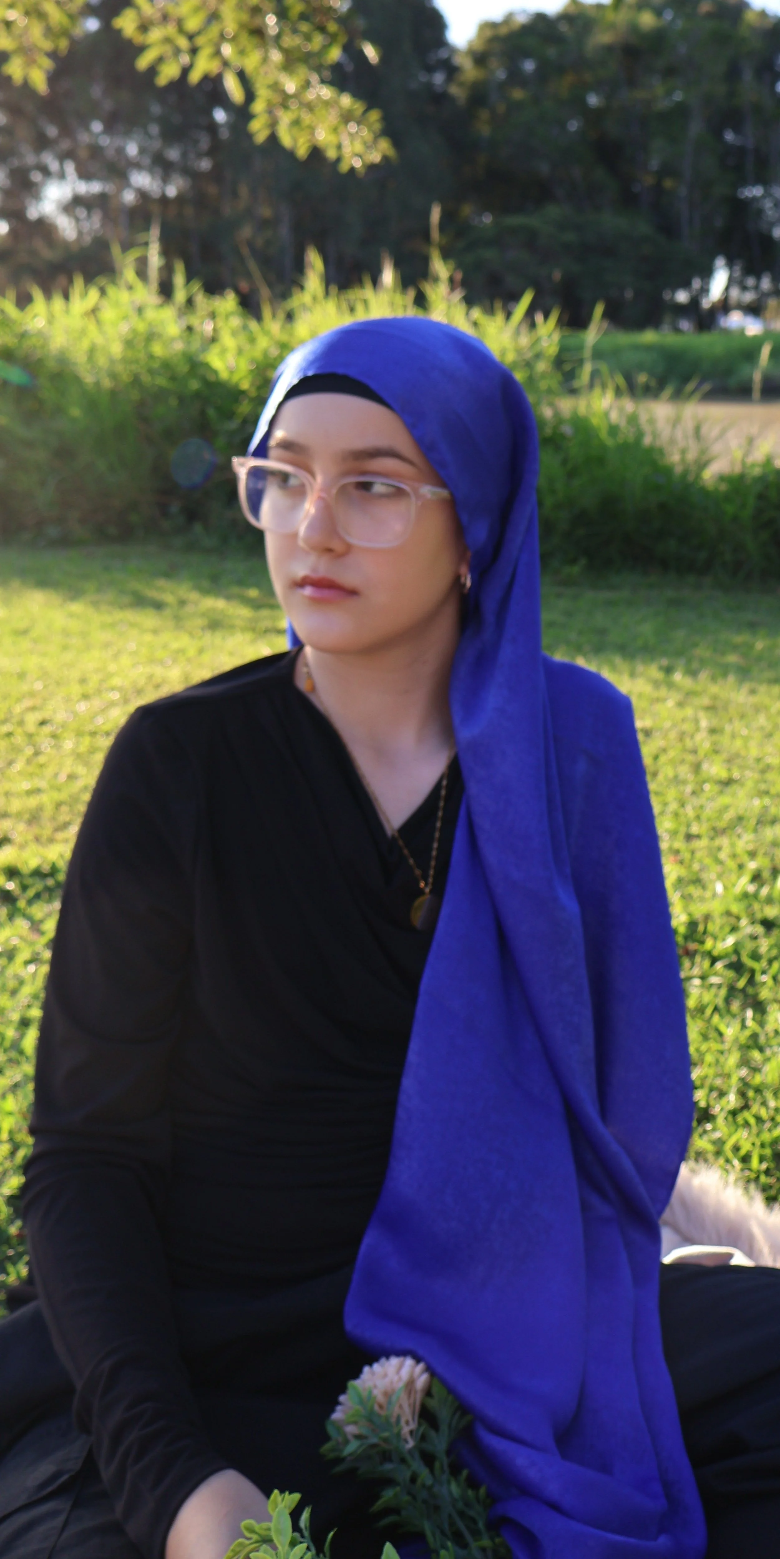 Velvet Hijab – Royal Blue