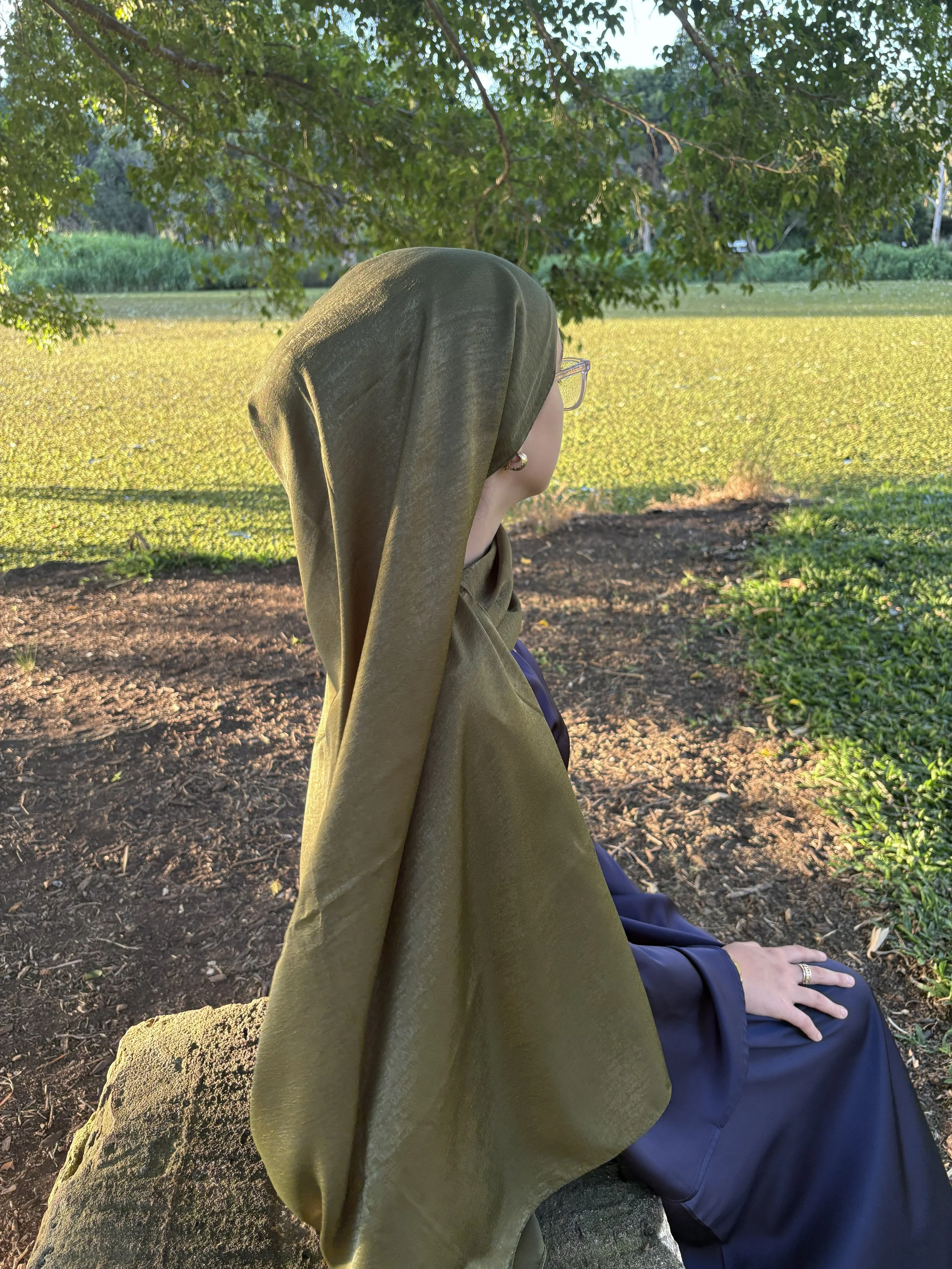 Velvet Hijab – Dark Olive Green