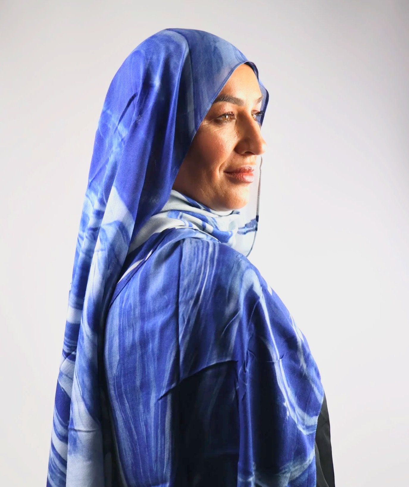 You&rsquo;re shining so bright in this hijab, you&rsquo;ll stand out anywhere 🔥💙

You might be wondering why your style hasn&rsquo;t exceeded your expectations, well it&rsquo;s because you&rsquo;re still wearing a plain hijab!
#hijab#modal #modesfa