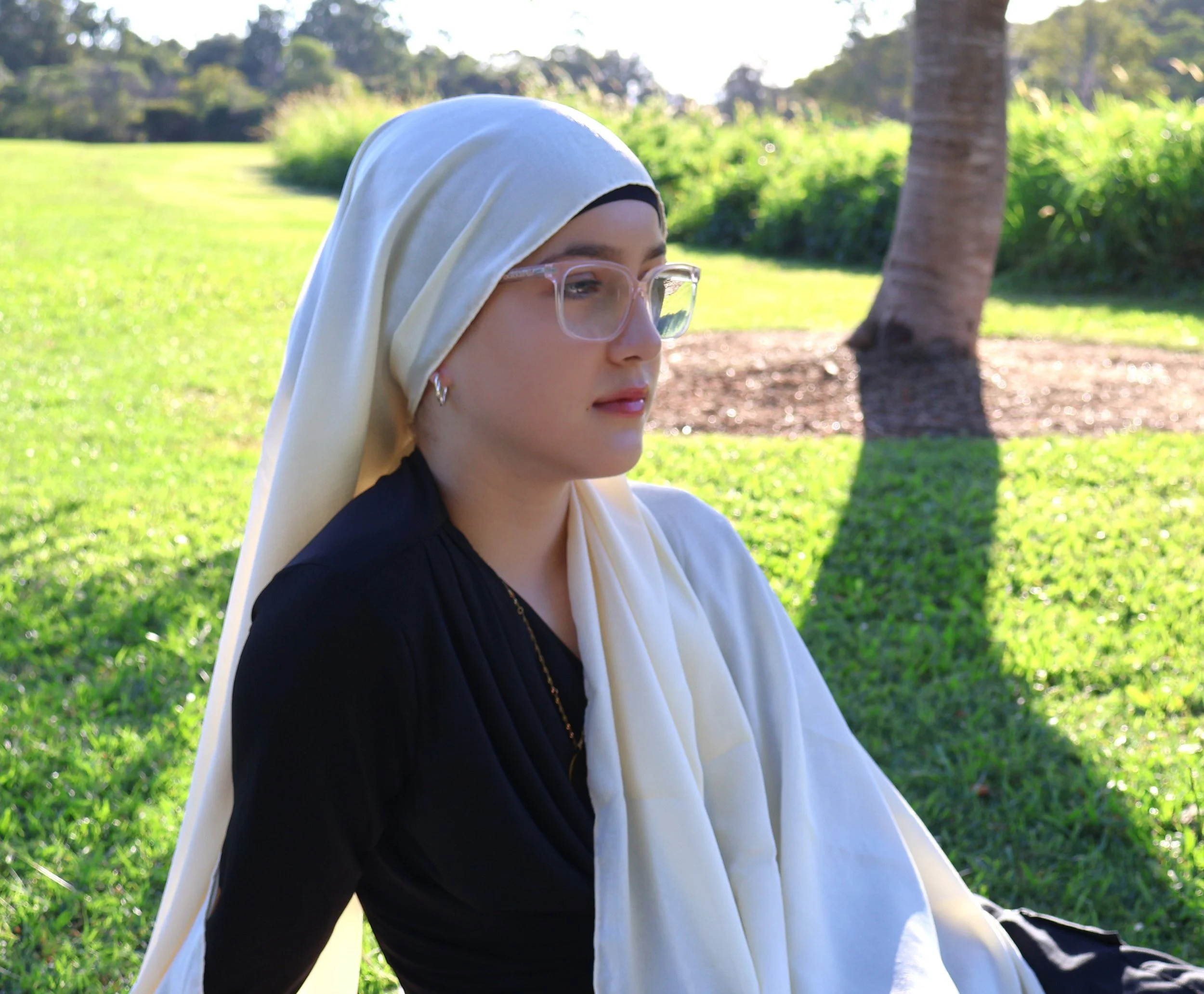 Velvet Hijab – Sand Peach