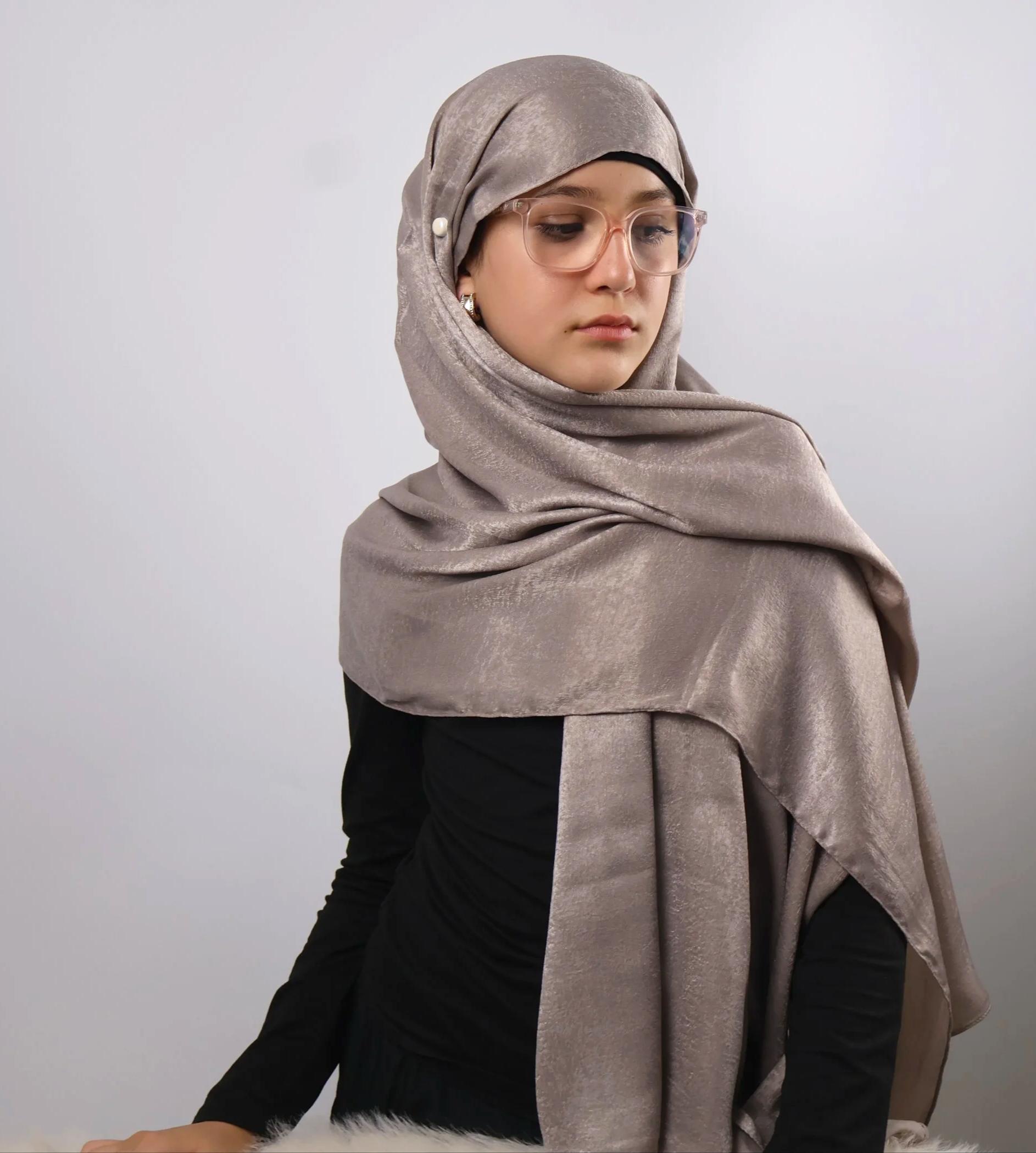 Velvet Hijab – Champagne Brown