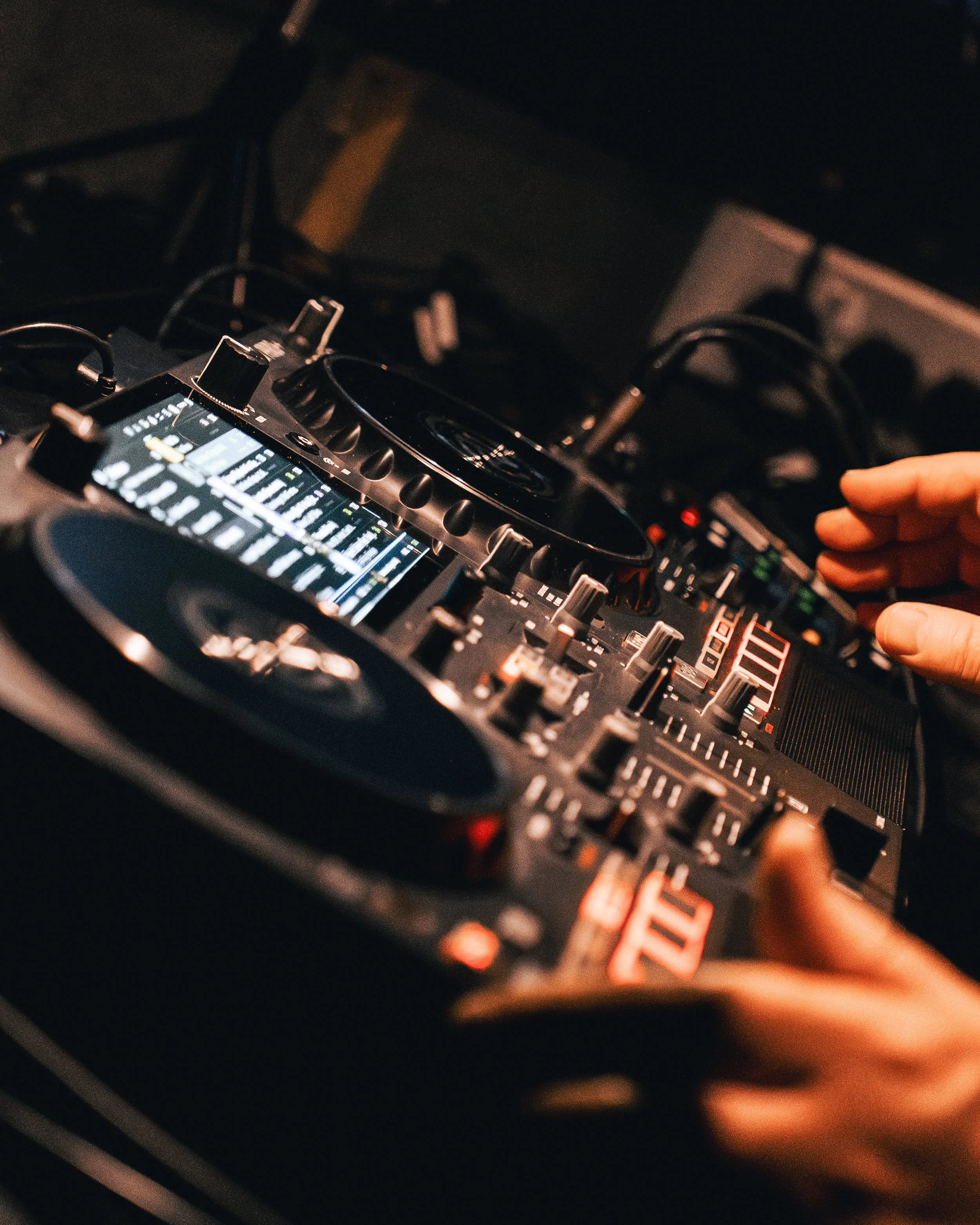 DJ-25.jpg