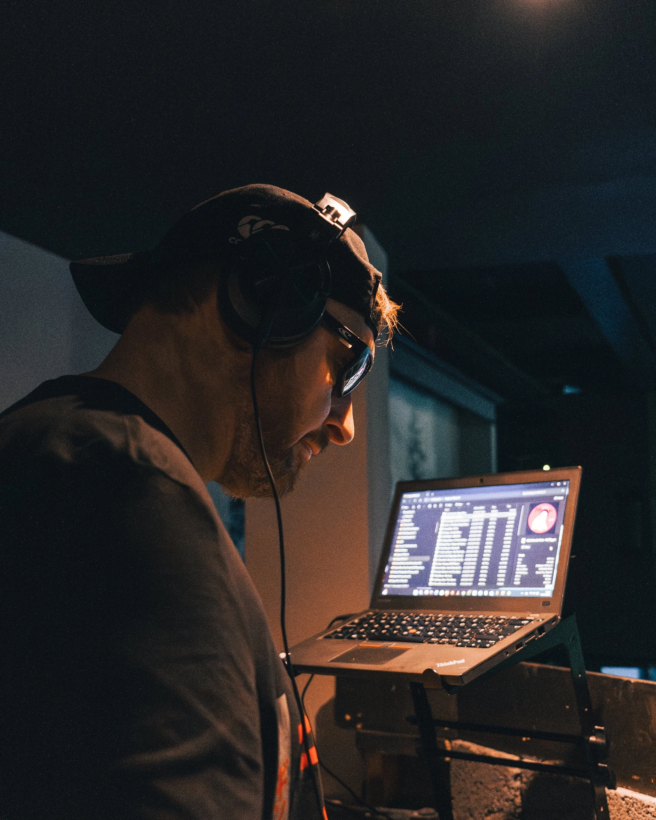 DJ-04.jpg