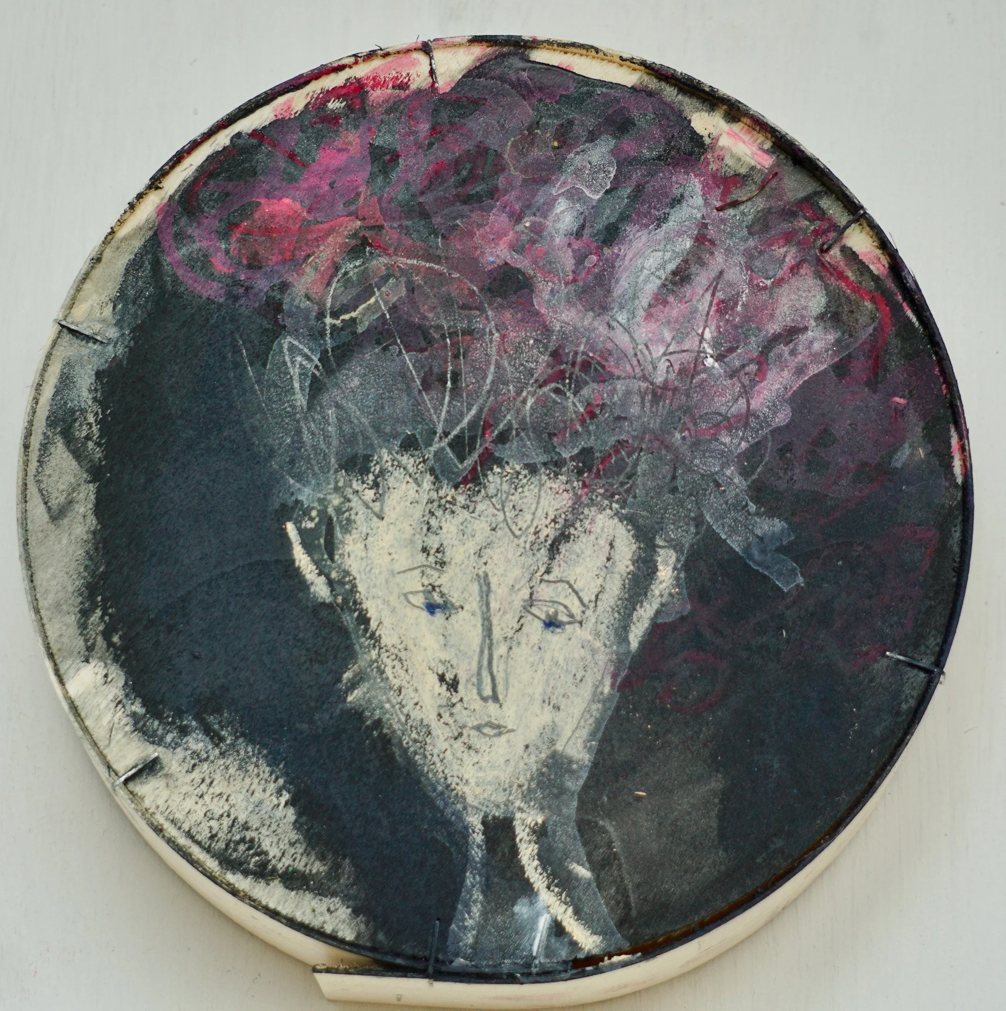 Gemälde auf einer Käseschachtel von Malerin Christine Bender