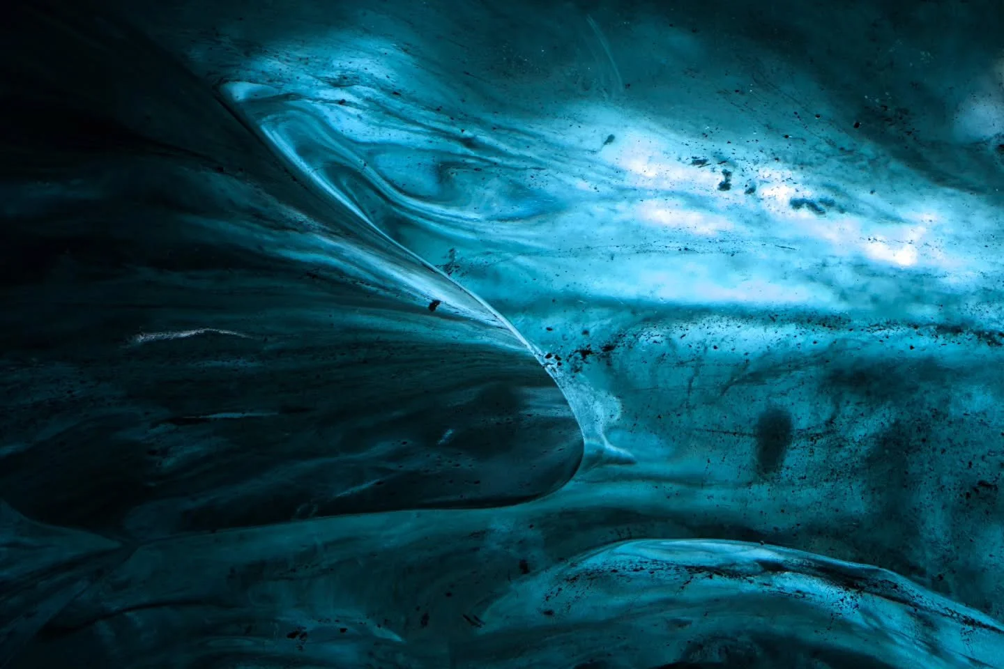 Loved loved loved the colours in this place! Not surprising, because my favourite colour is blue💙

📍Vatnaj&ouml;kull, Iceland
📸 Sony a7iv, Sony FE 16-35 F2.8
⚙️ 4&quot; - F10 - iso 500 - 16 mm