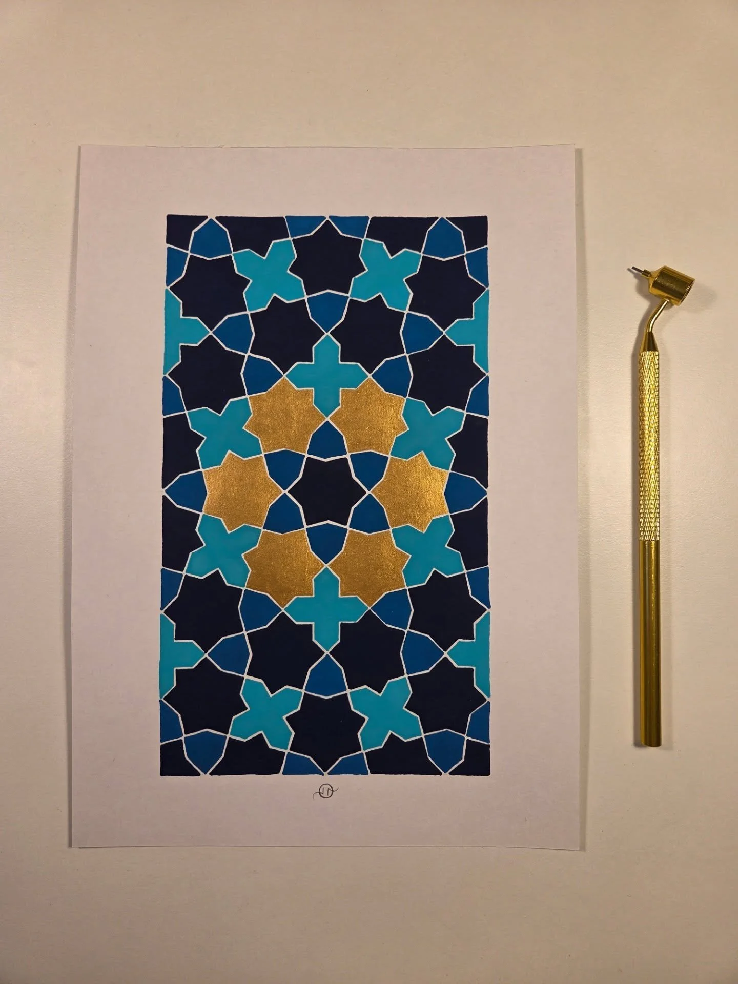 Happy new year! I hope you will all have a happy, safe and creative 2026💙

I've started my year with some playing with a new tool, which I bought at @karinsanat on my recent trip to Istanbul. It looks like a dentistry tool and I have no clue what it