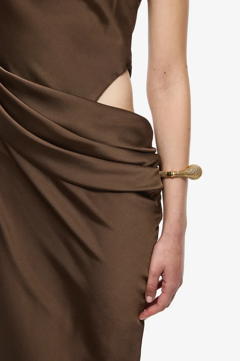 DR326-CA_THEISADORASSATINDRESS3.webp