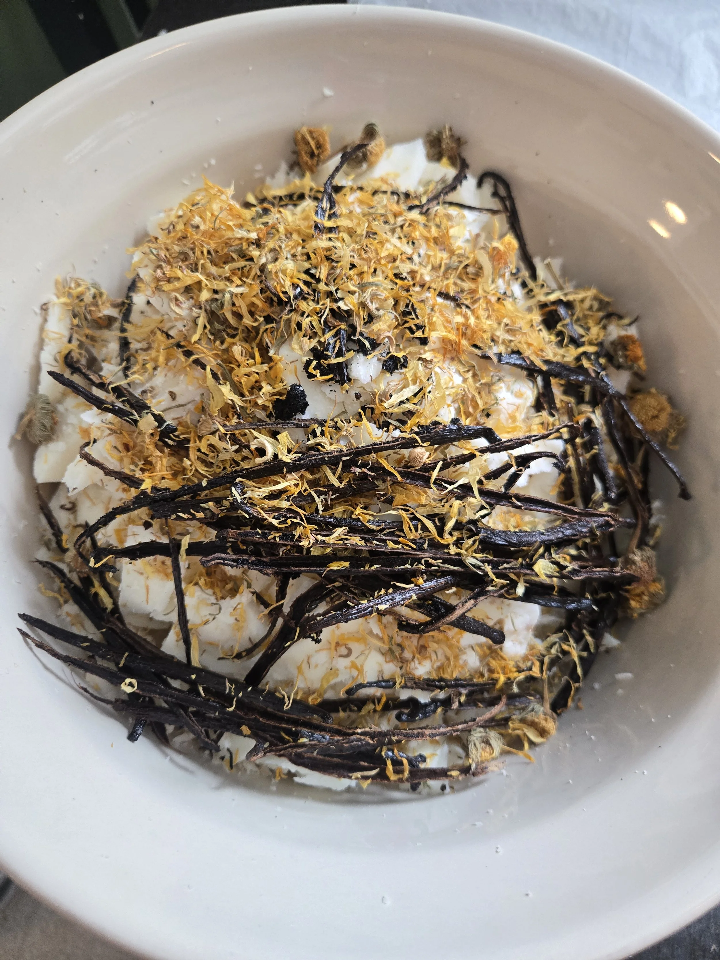 vanilla calendula tallow render.jpg