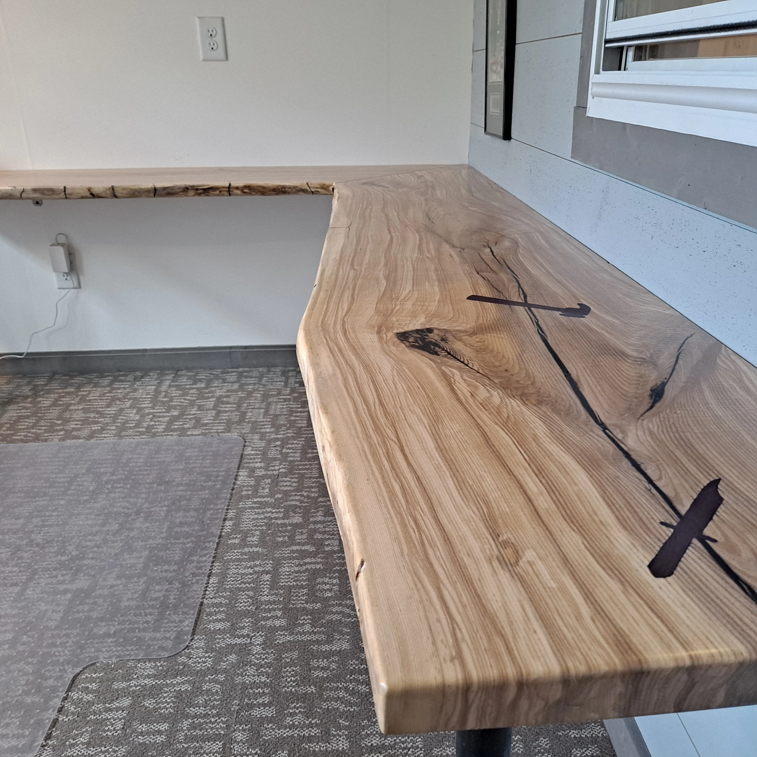 016 CustomMillw desk 01.jpg