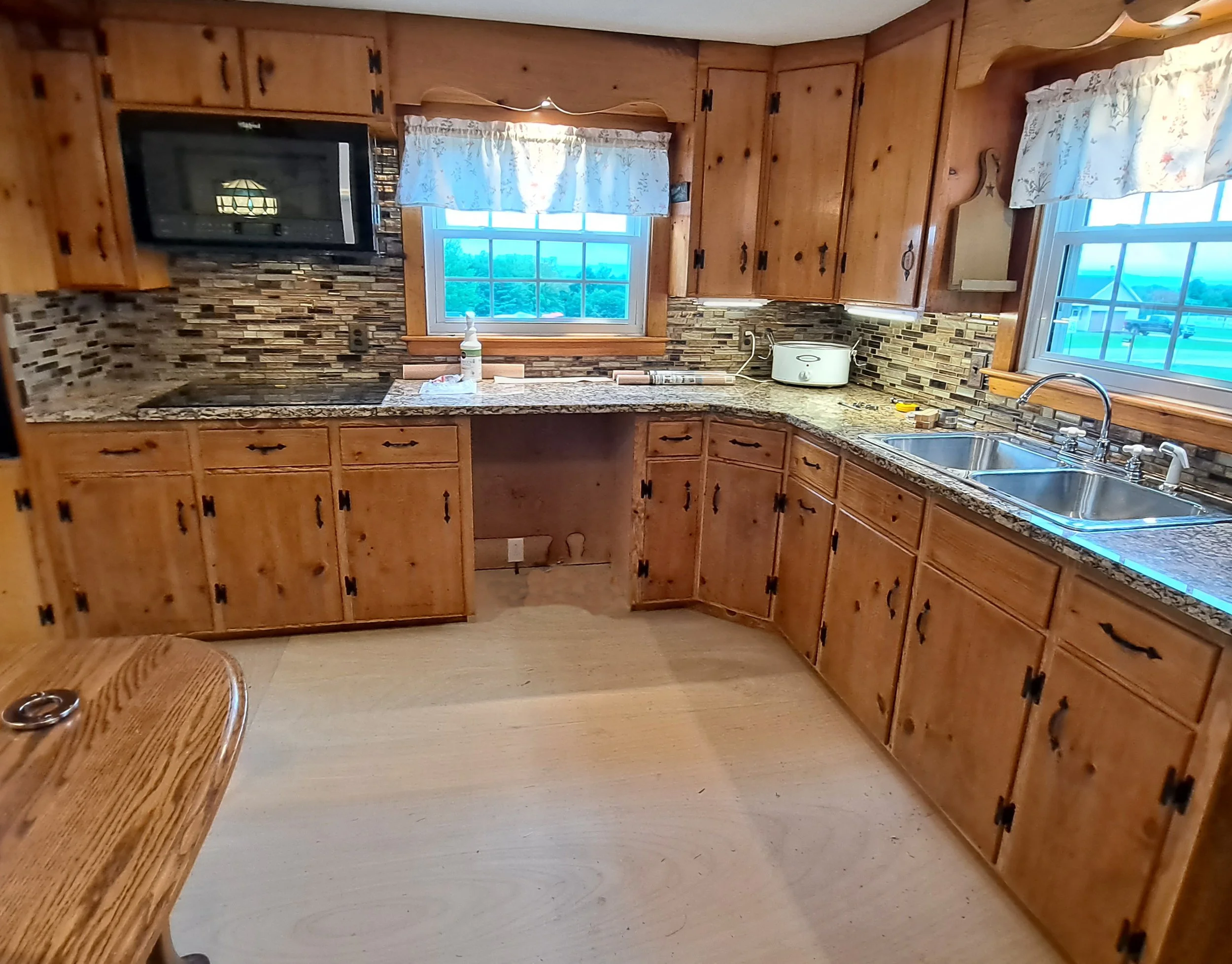 0601 kitchen.jpg