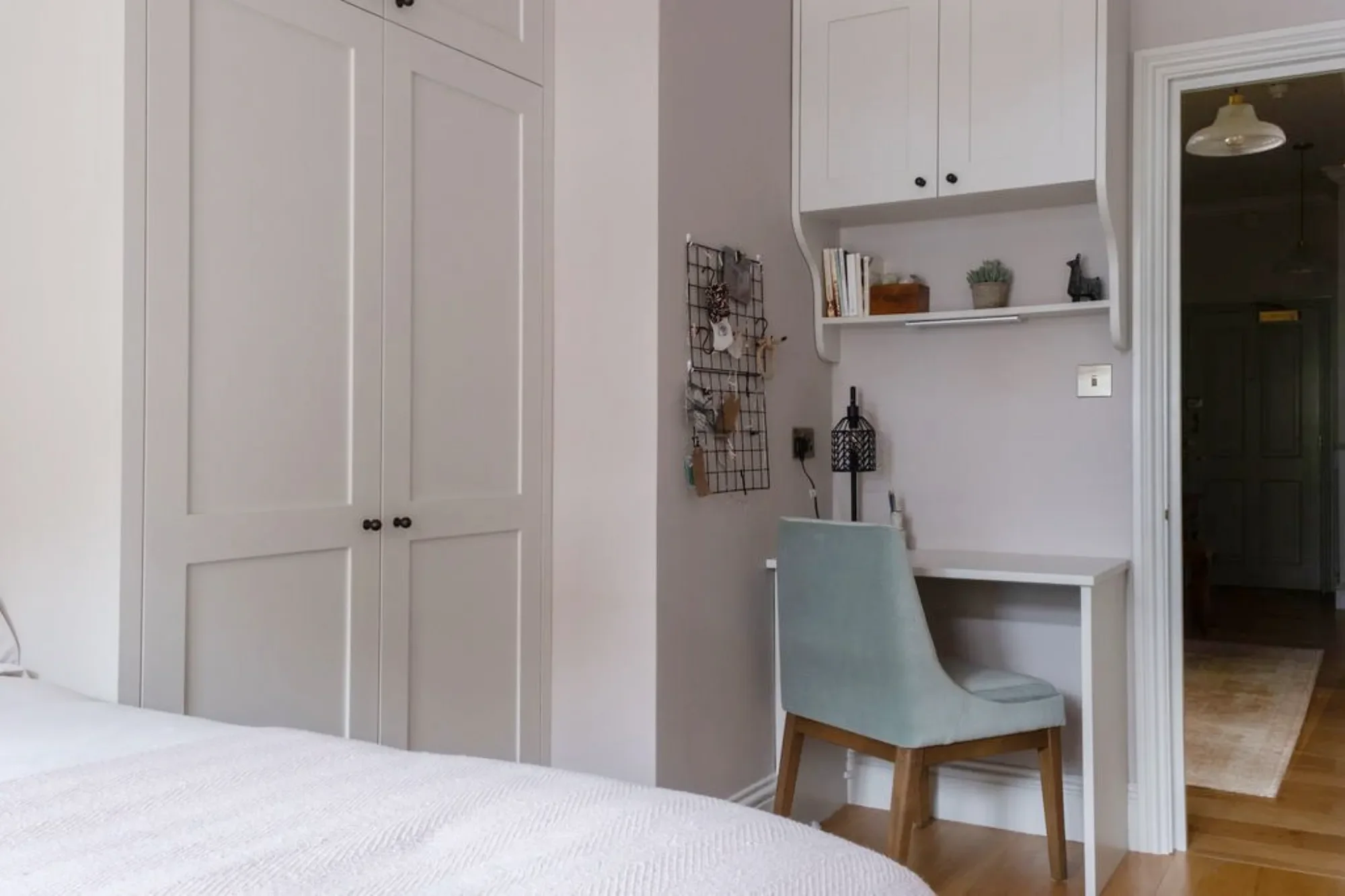 tween bedroom with desk Kent Michelle Shakallis Interiors.webp