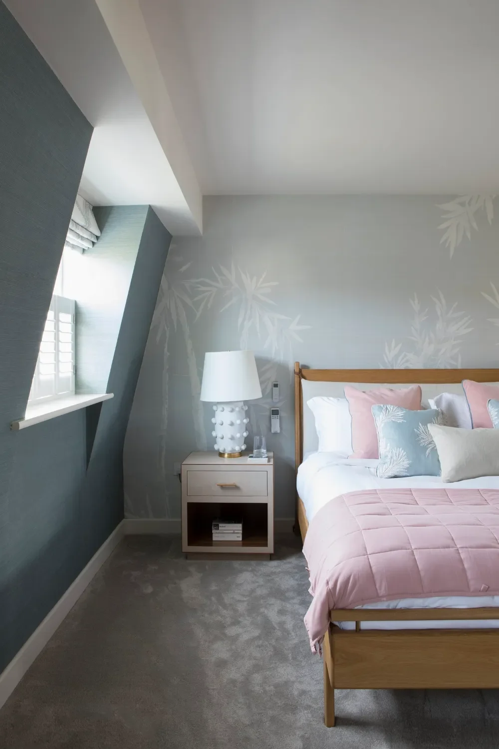 bedside-table-and-lamp mural Kent Michelle Shakallis Interiors.webp
