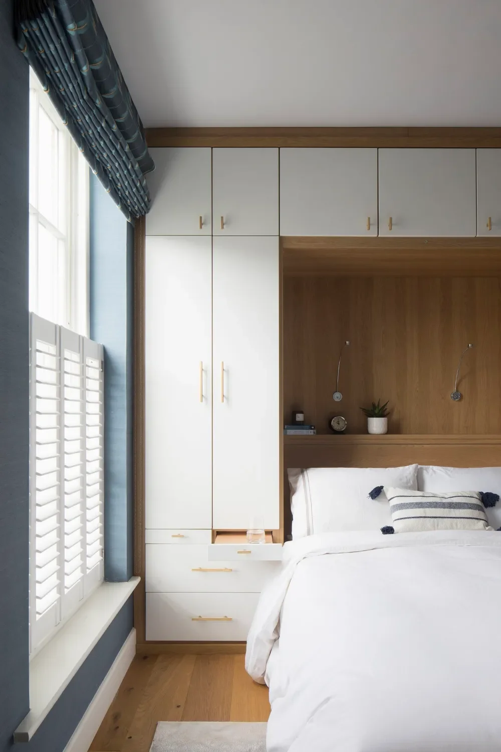 pull-down-bed-guest-bedroom Kent Michelle Shakallis Interiors.webp