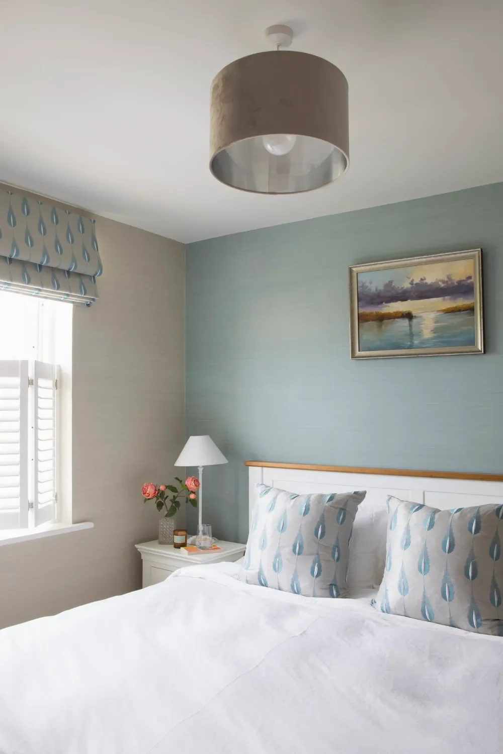guest-bedroom Kent Michelle Shakallis Interiors.webp