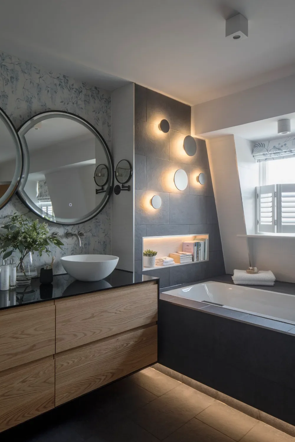 bathroom-wall-lights-vanity-unit Kent Michelle Shakallis Interiors.webp